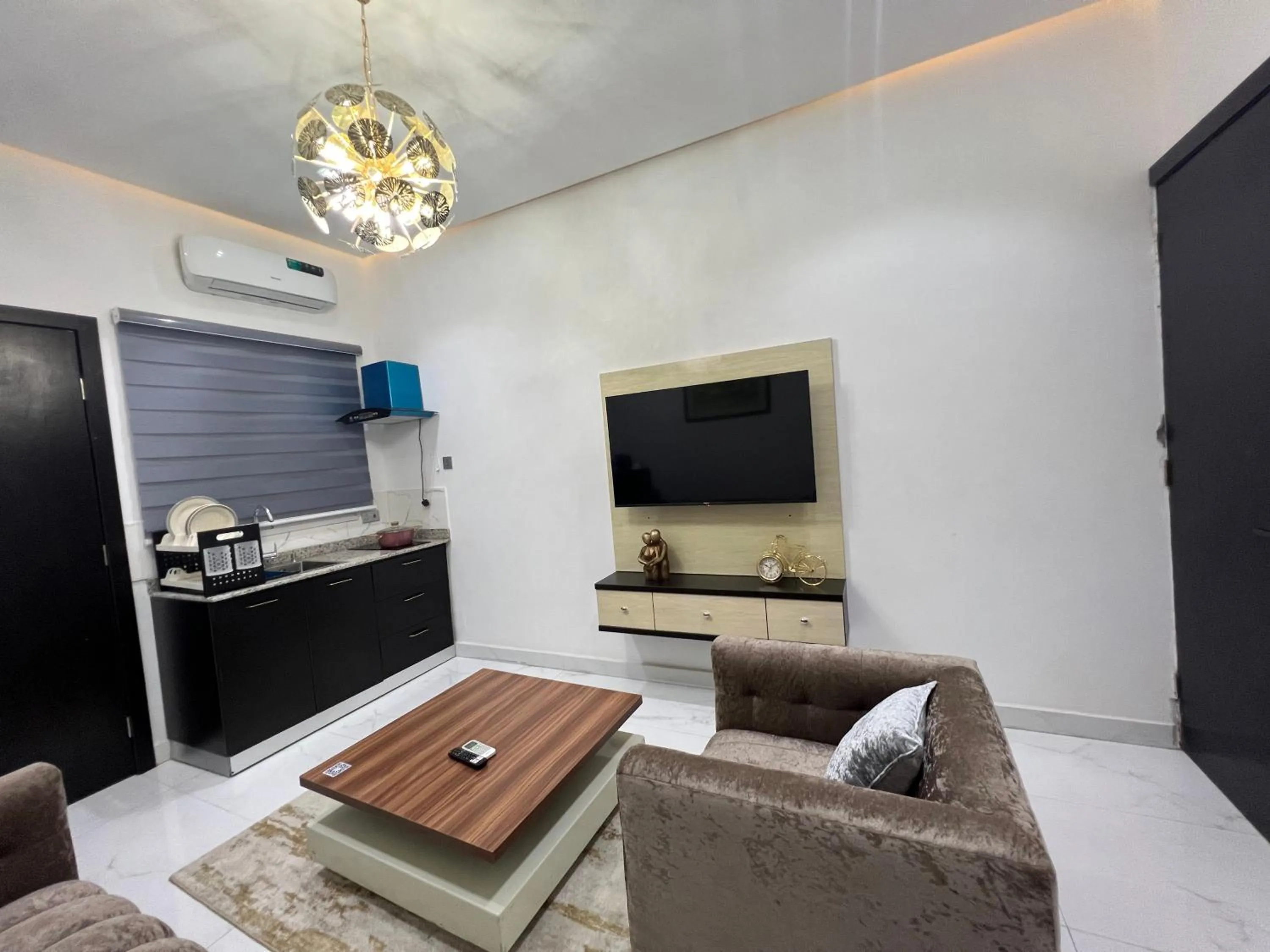 Riviera Hotel, Apartments & Resorts