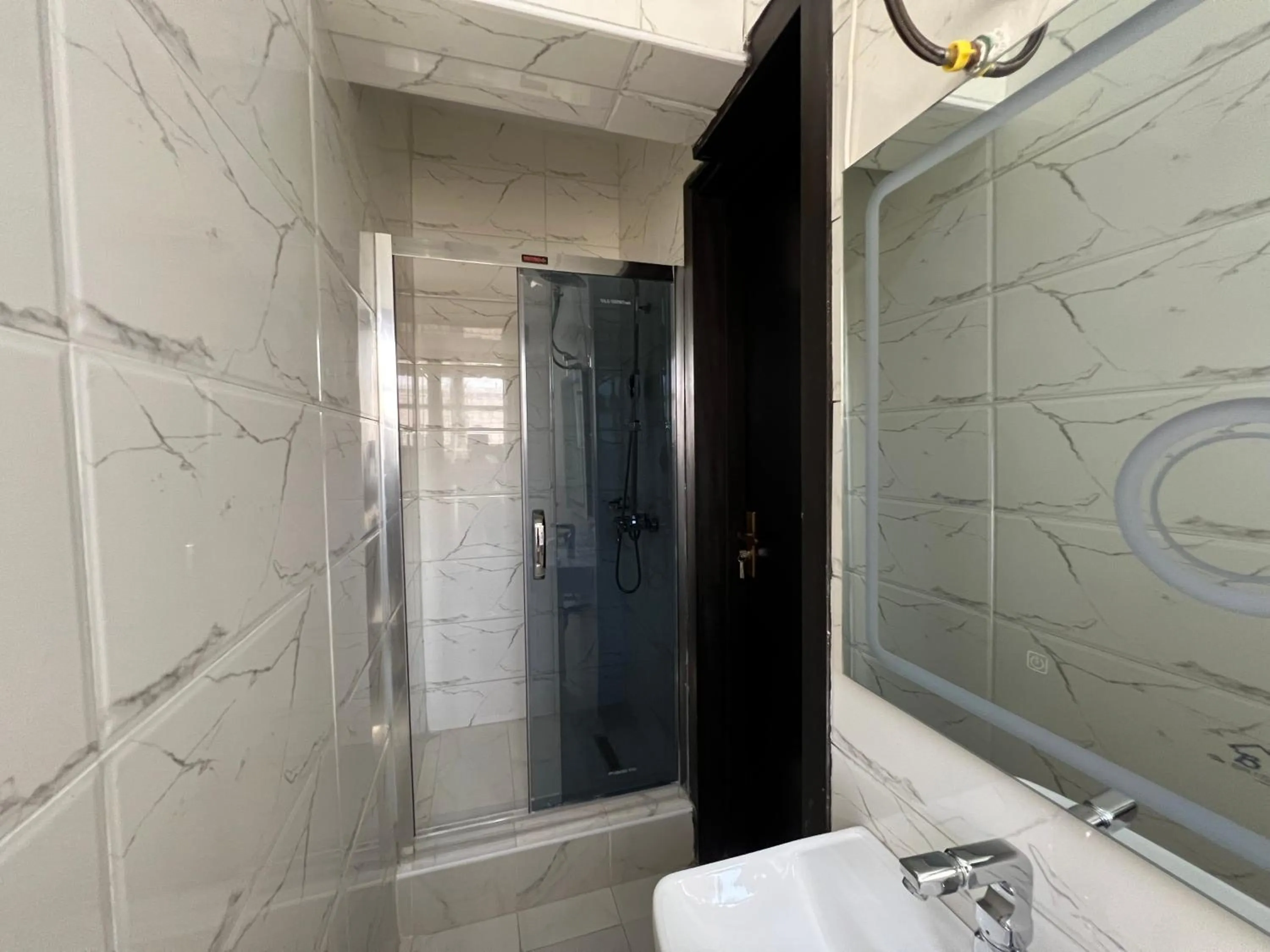 Shower in Riviera Hotel, Apartments & Resorts