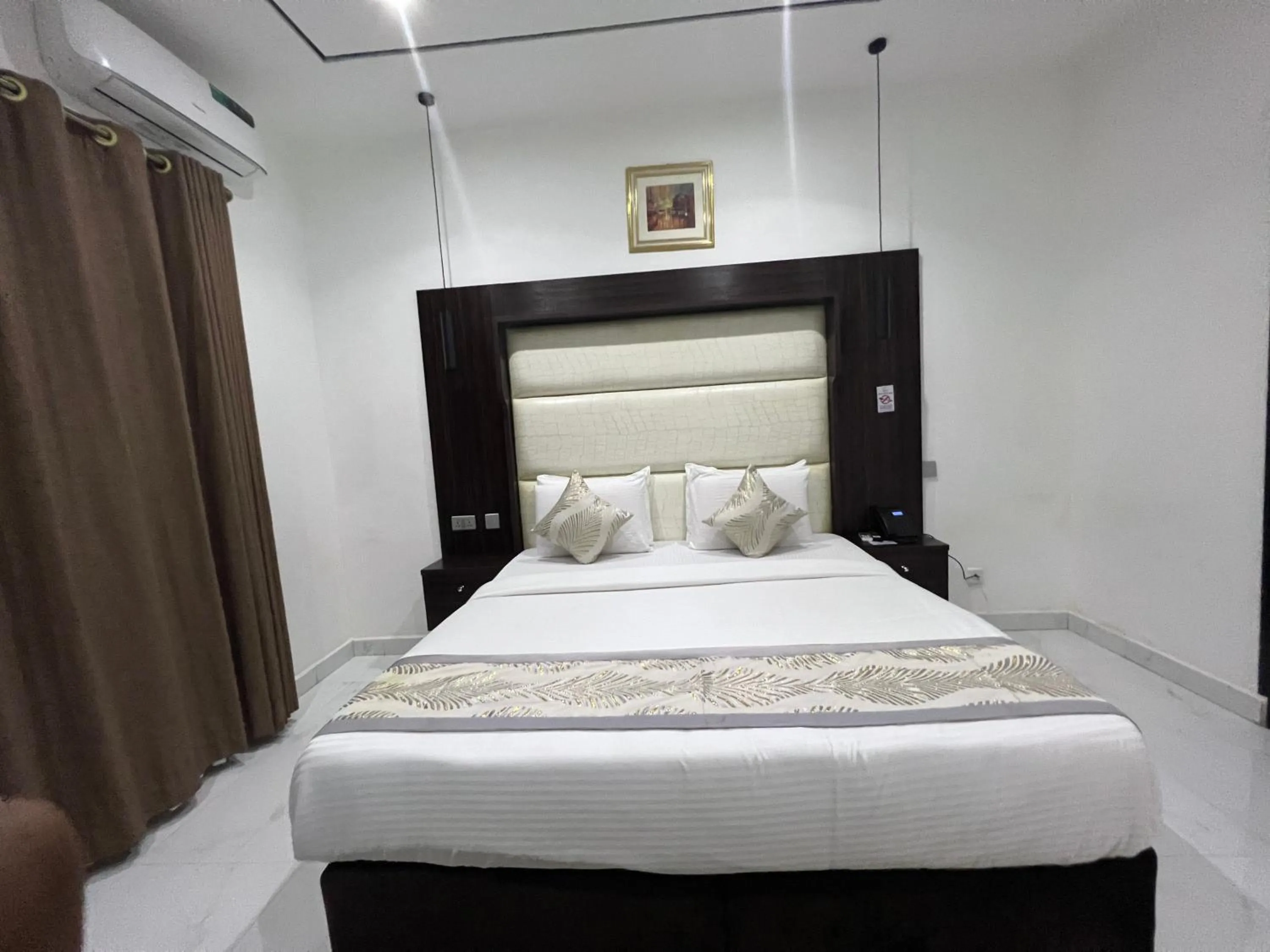 Bed in Riviera Hotel, Apartments & Resorts