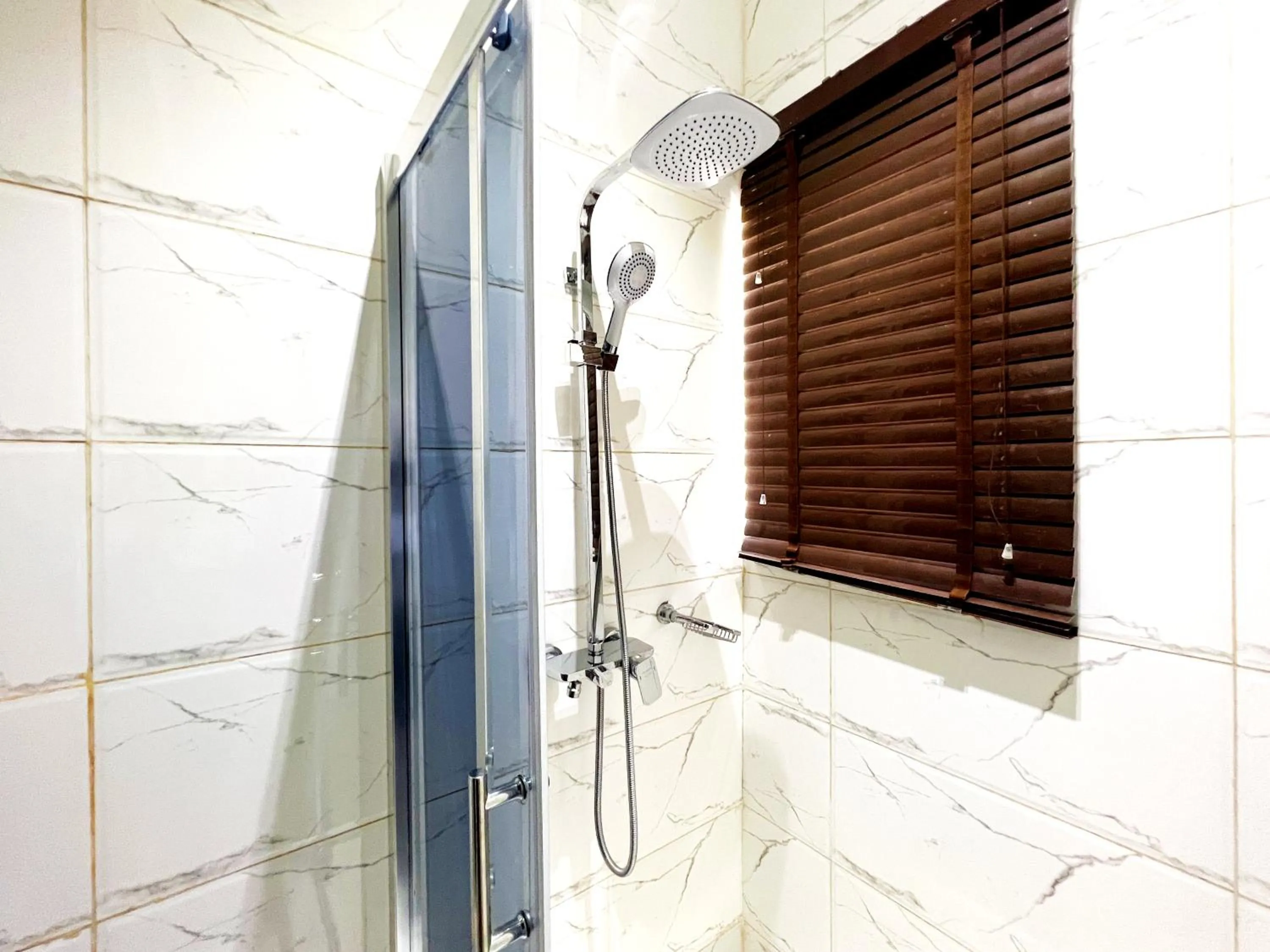 Shower in Riviera Hotel, Apartments & Resorts