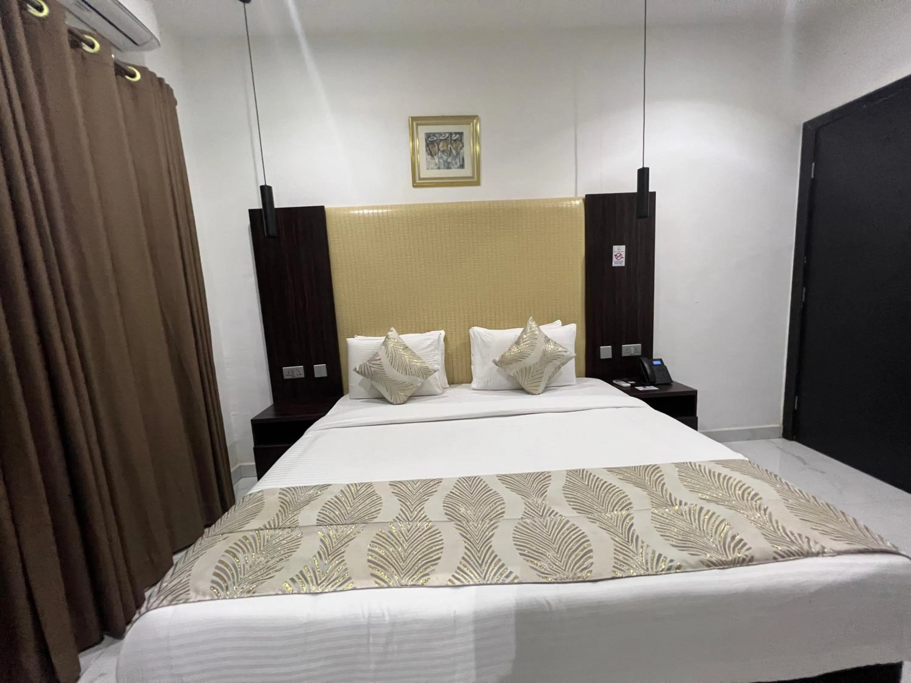 Riviera Hotel, Apartments & Resorts