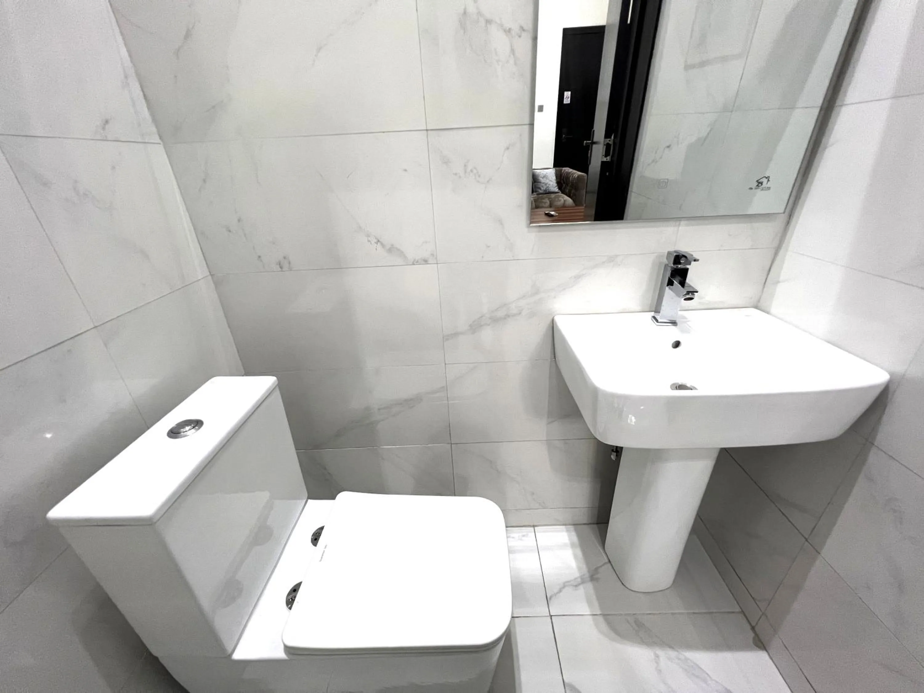 Shower in Riviera Hotel, Apartments & Resorts