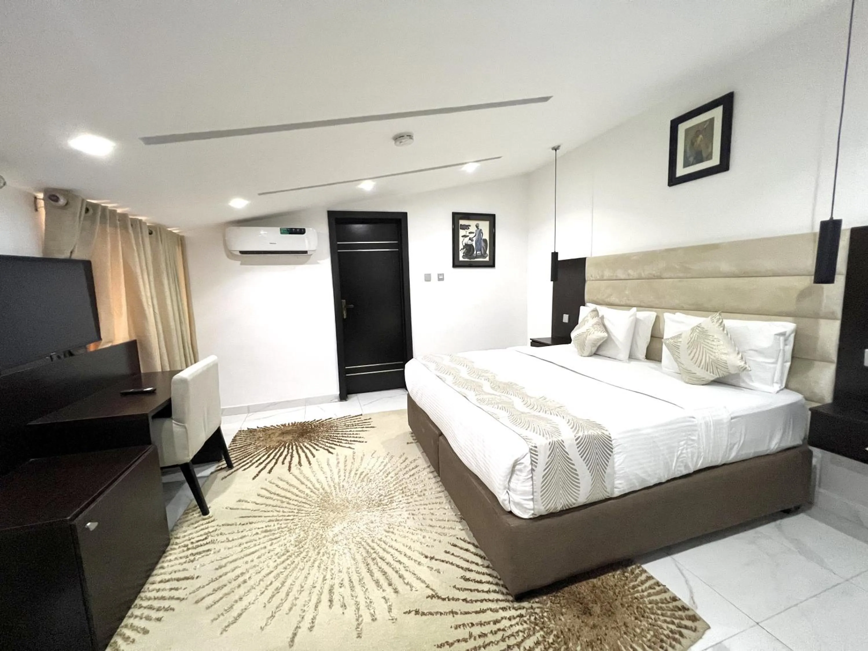 Bed in Riviera Hotel, Apartments & Resorts