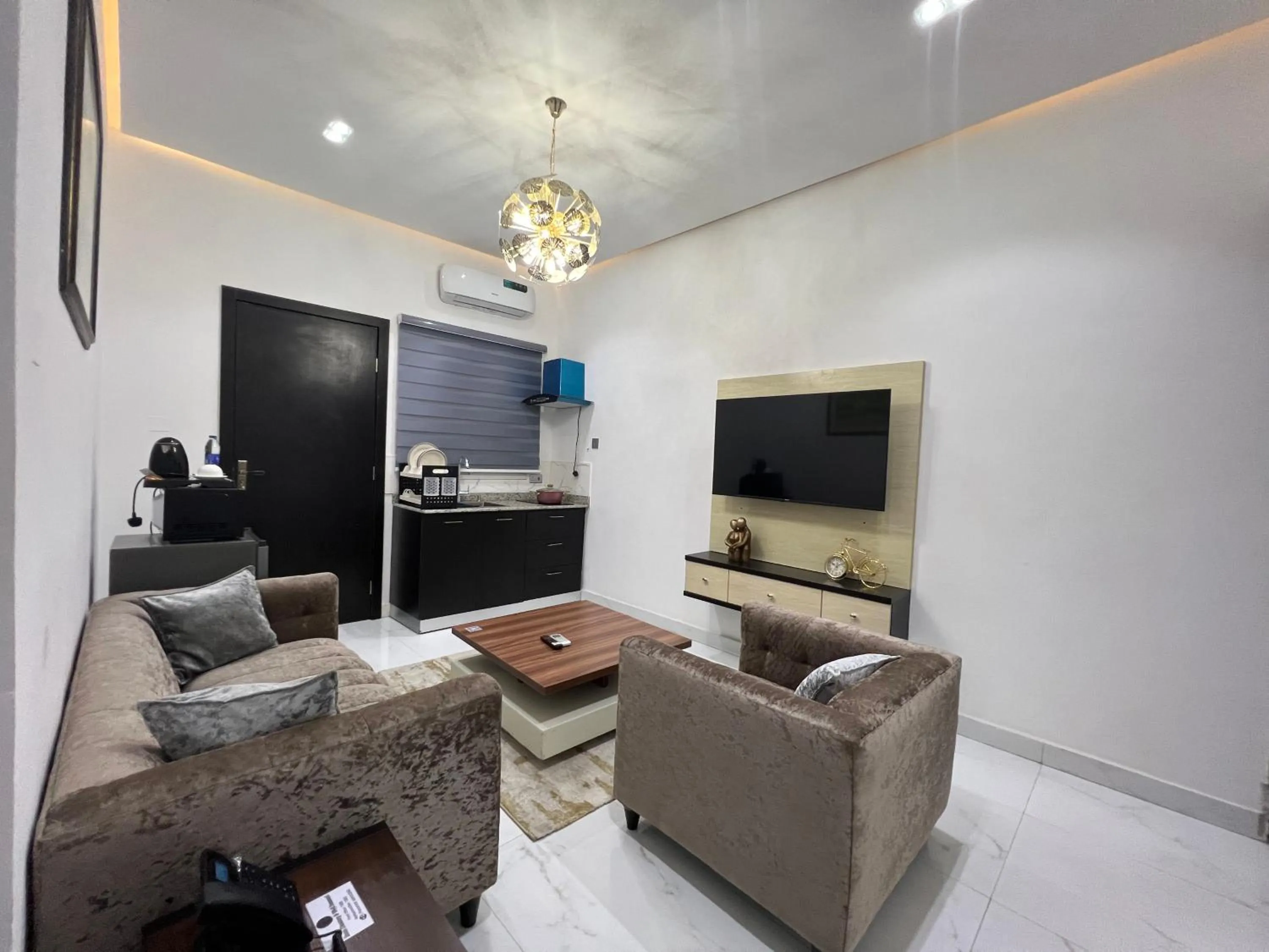 Riviera Hotel, Apartments & Resorts