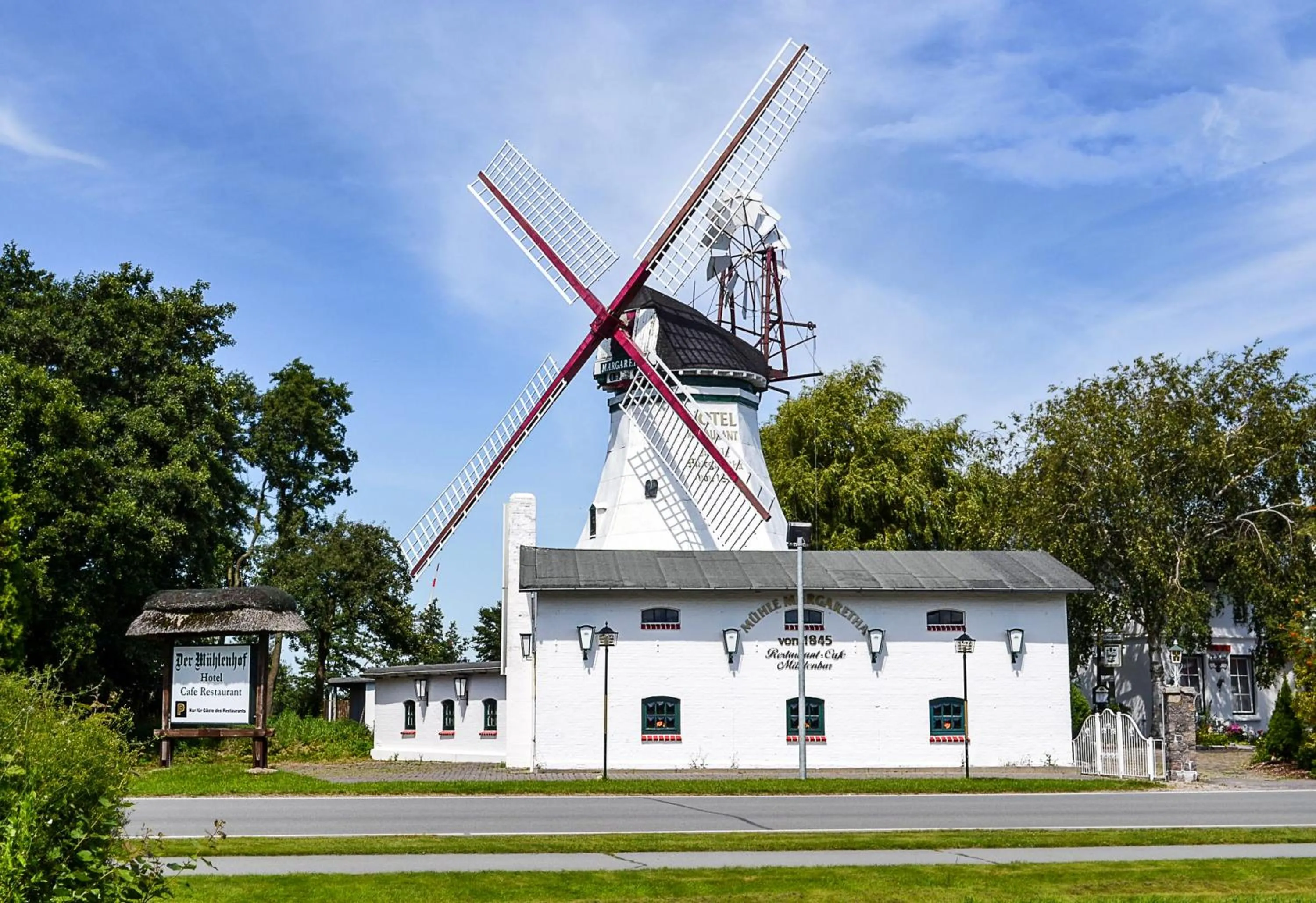 Property building in Der Mühlenhof