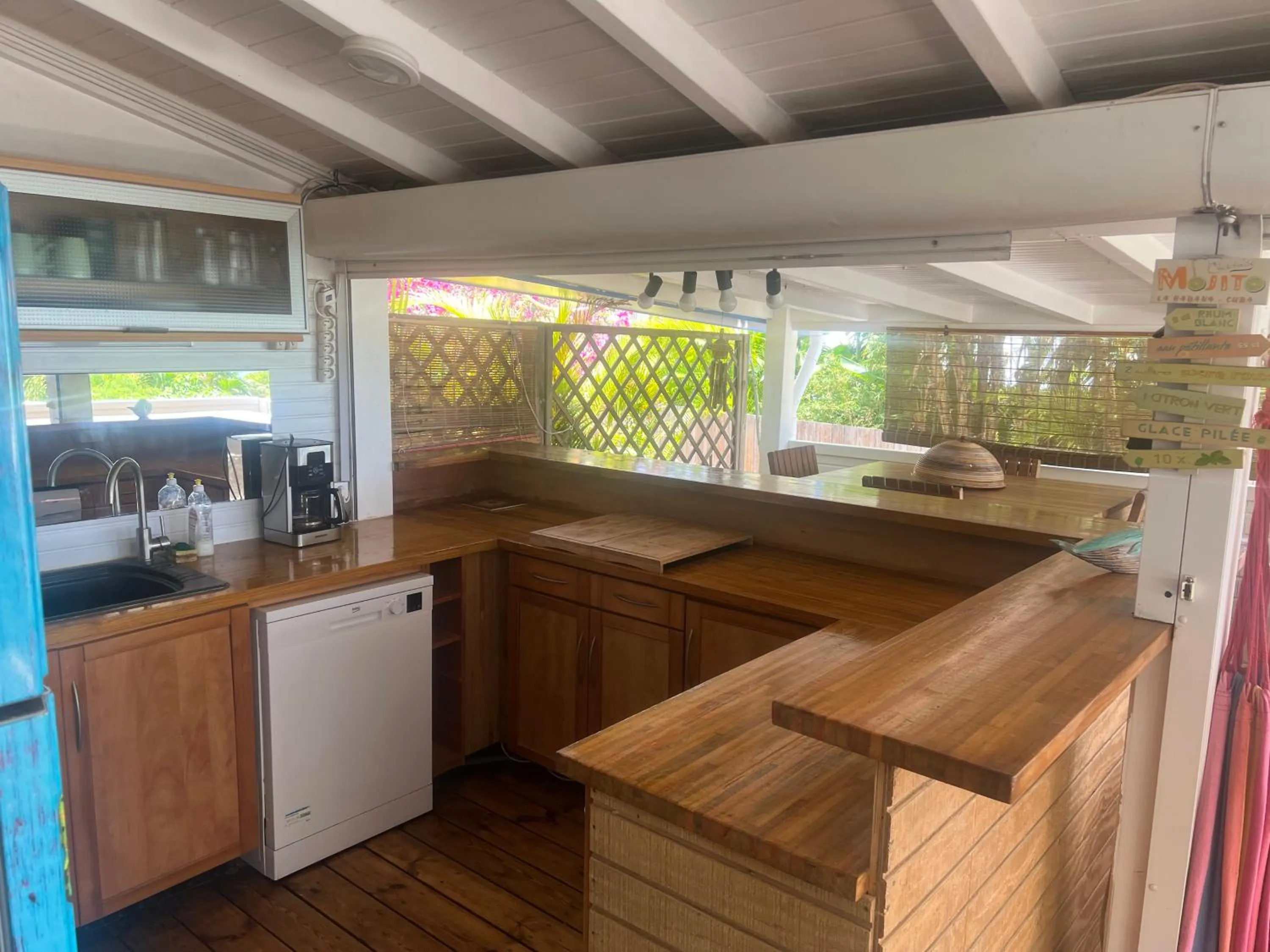 Coffee/tea facilities in TI PARADI VUE MER