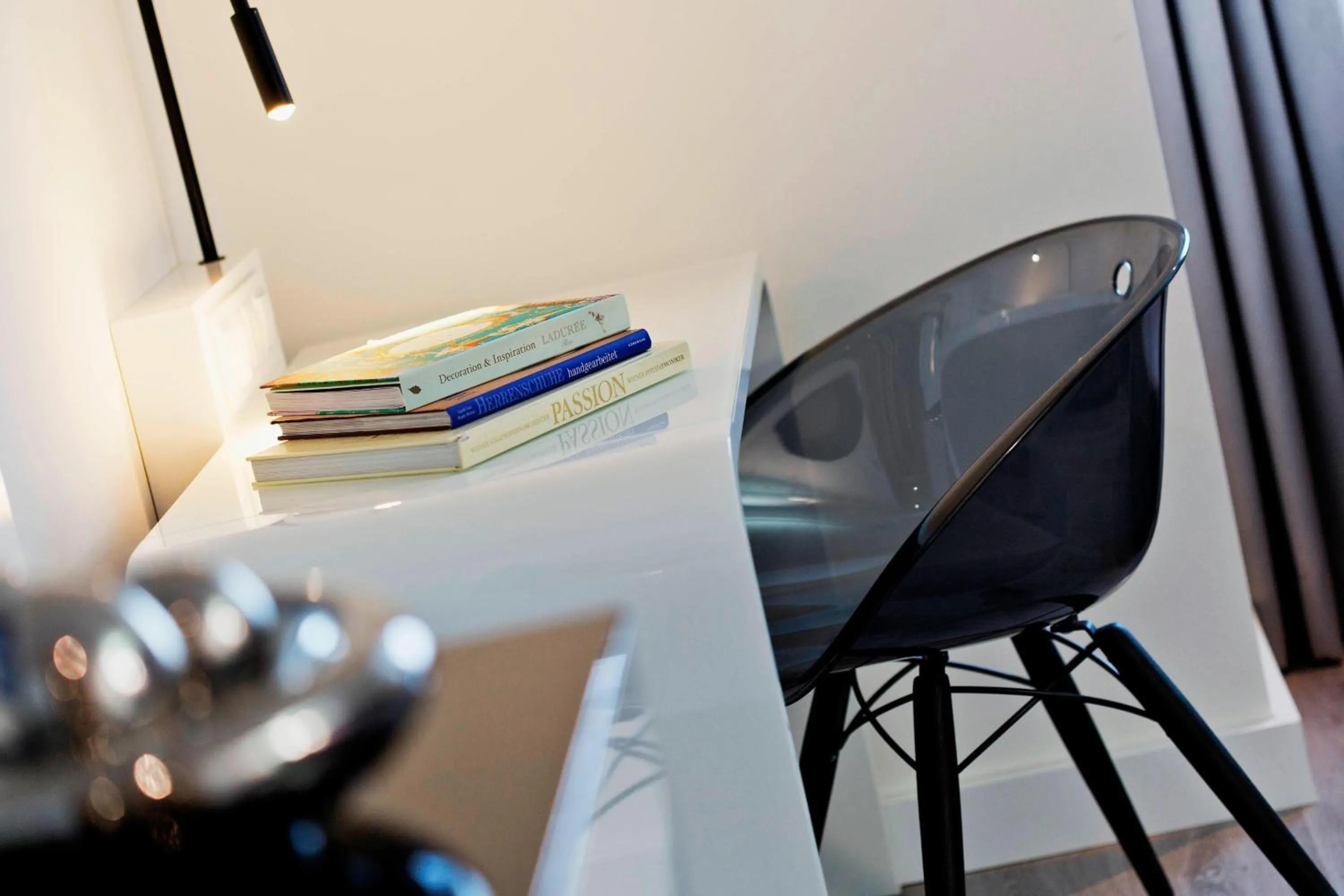 Photo of the whole room in Renaissance Vienna Schönbrunn Hotel