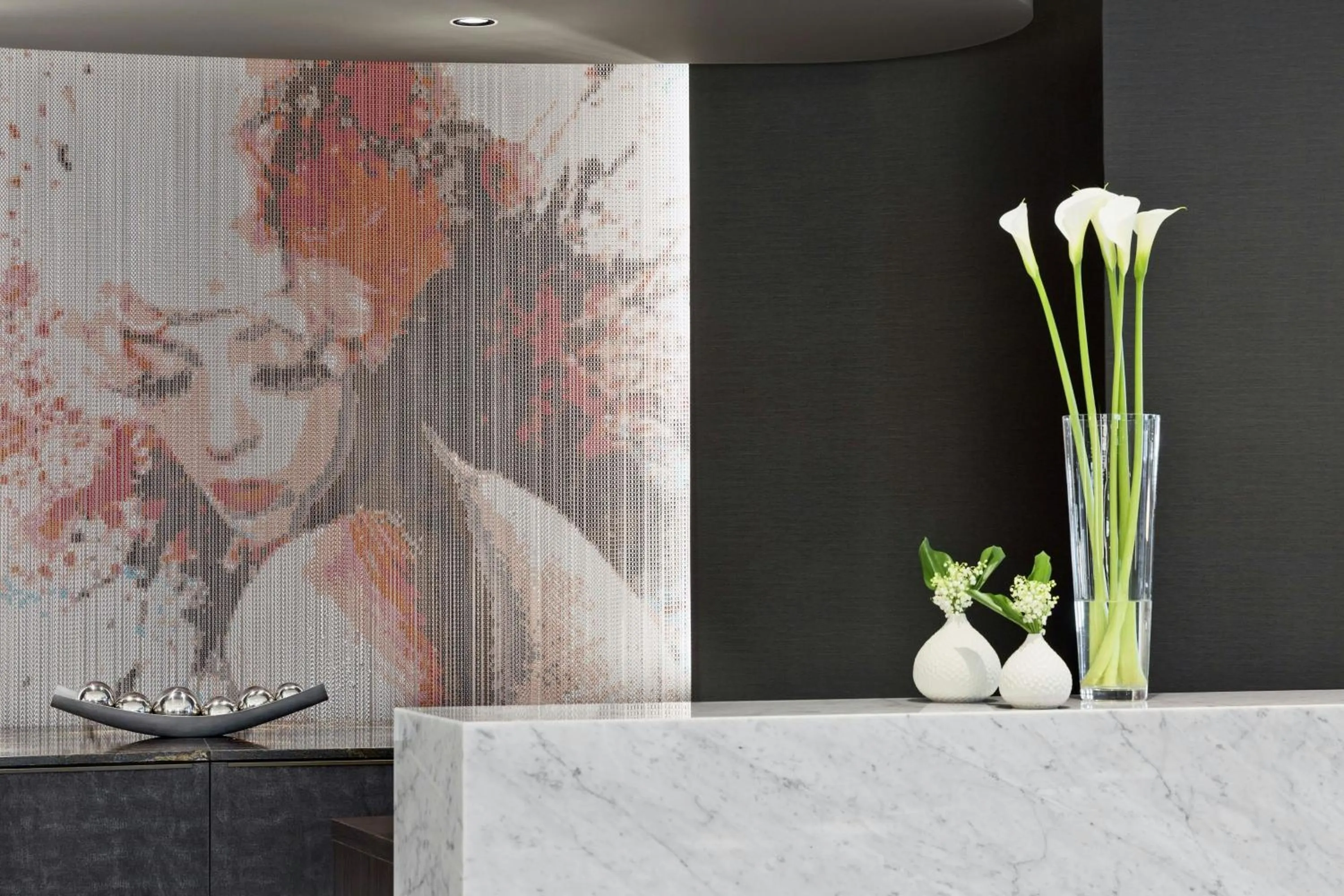 Lobby or reception in Renaissance Vienna Schönbrunn Hotel