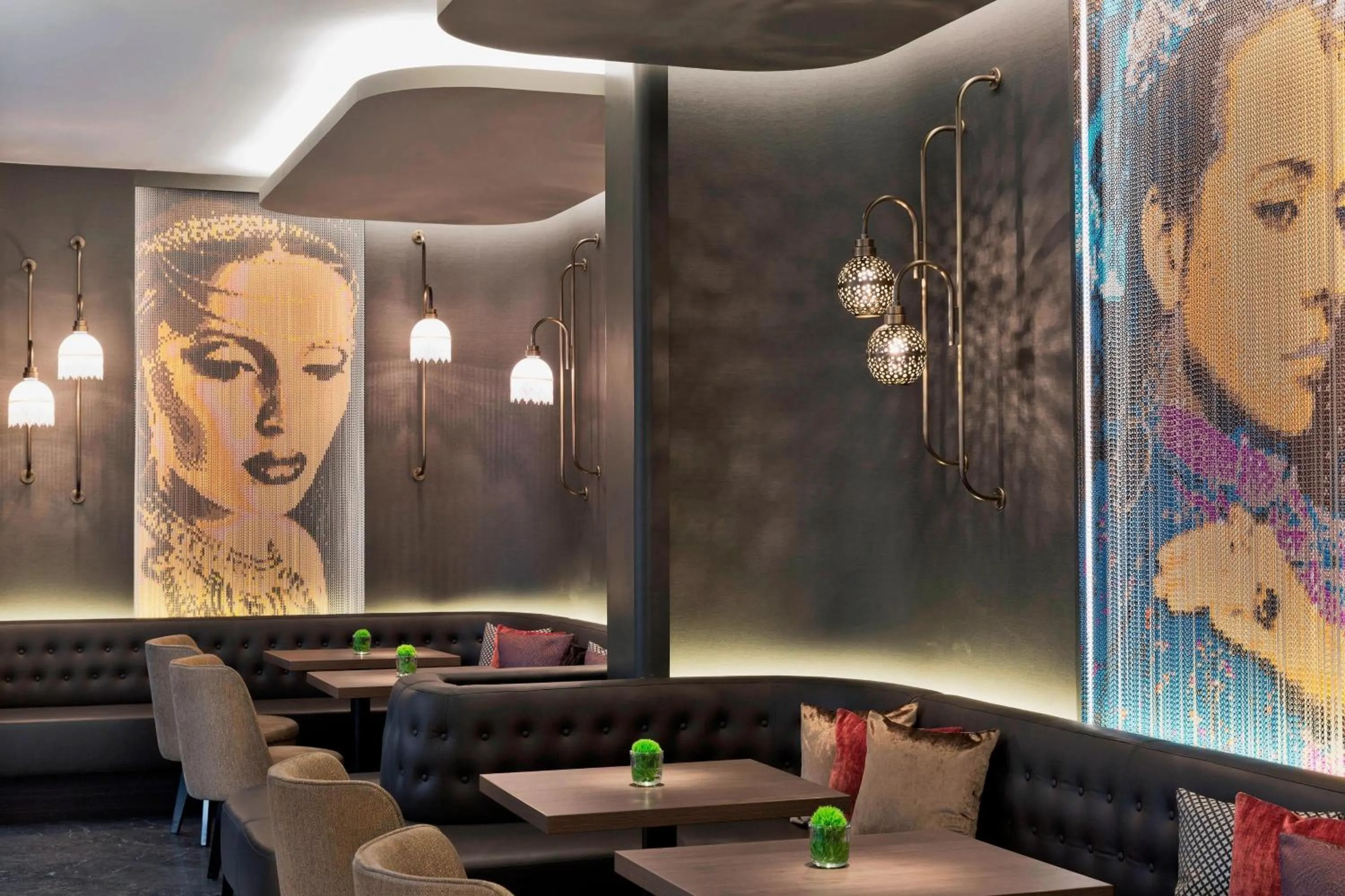 Lobby or reception in Renaissance Vienna Schönbrunn Hotel