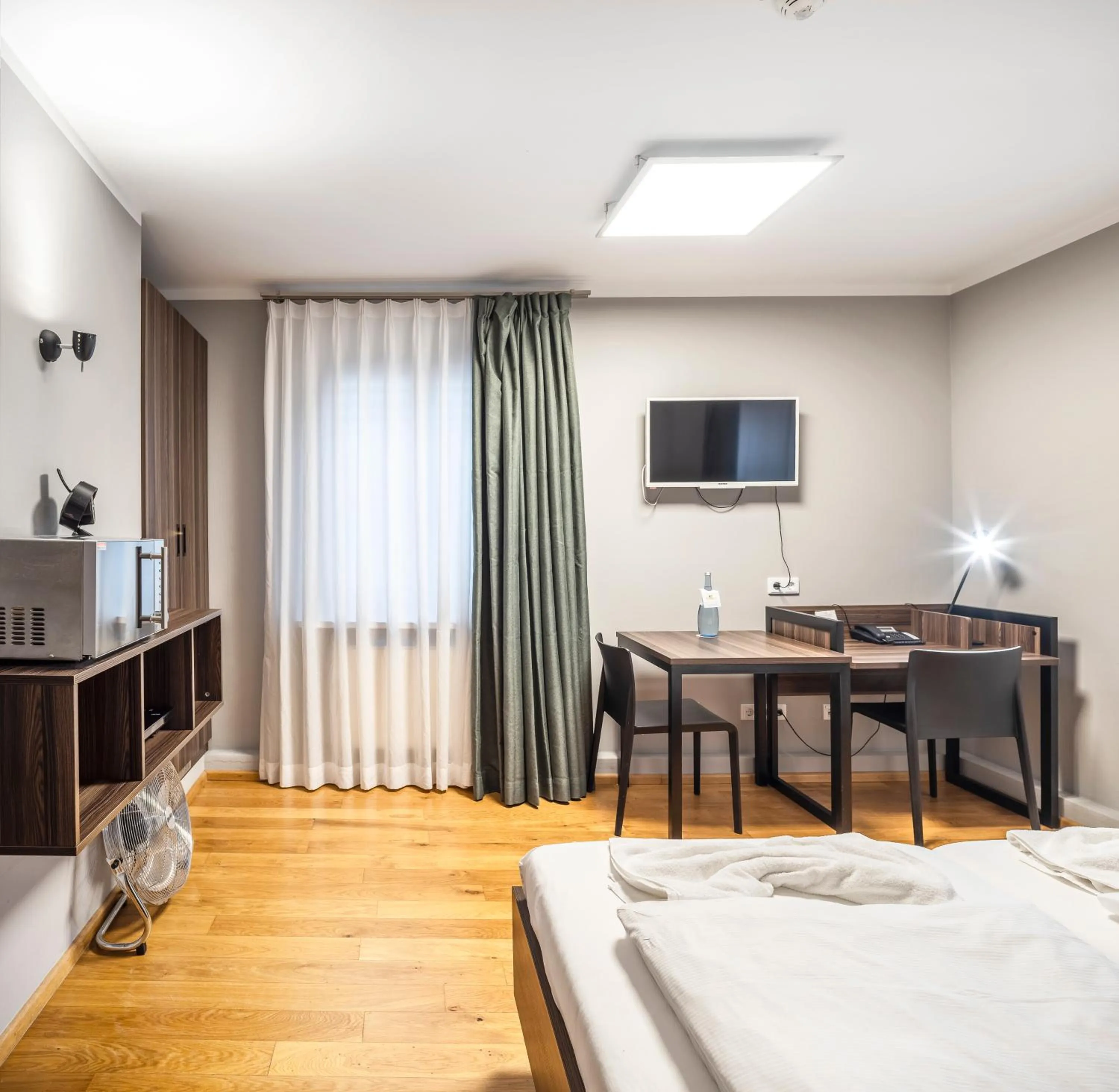 Photo of the whole room, Bed in BoardingWorld Heidelberg