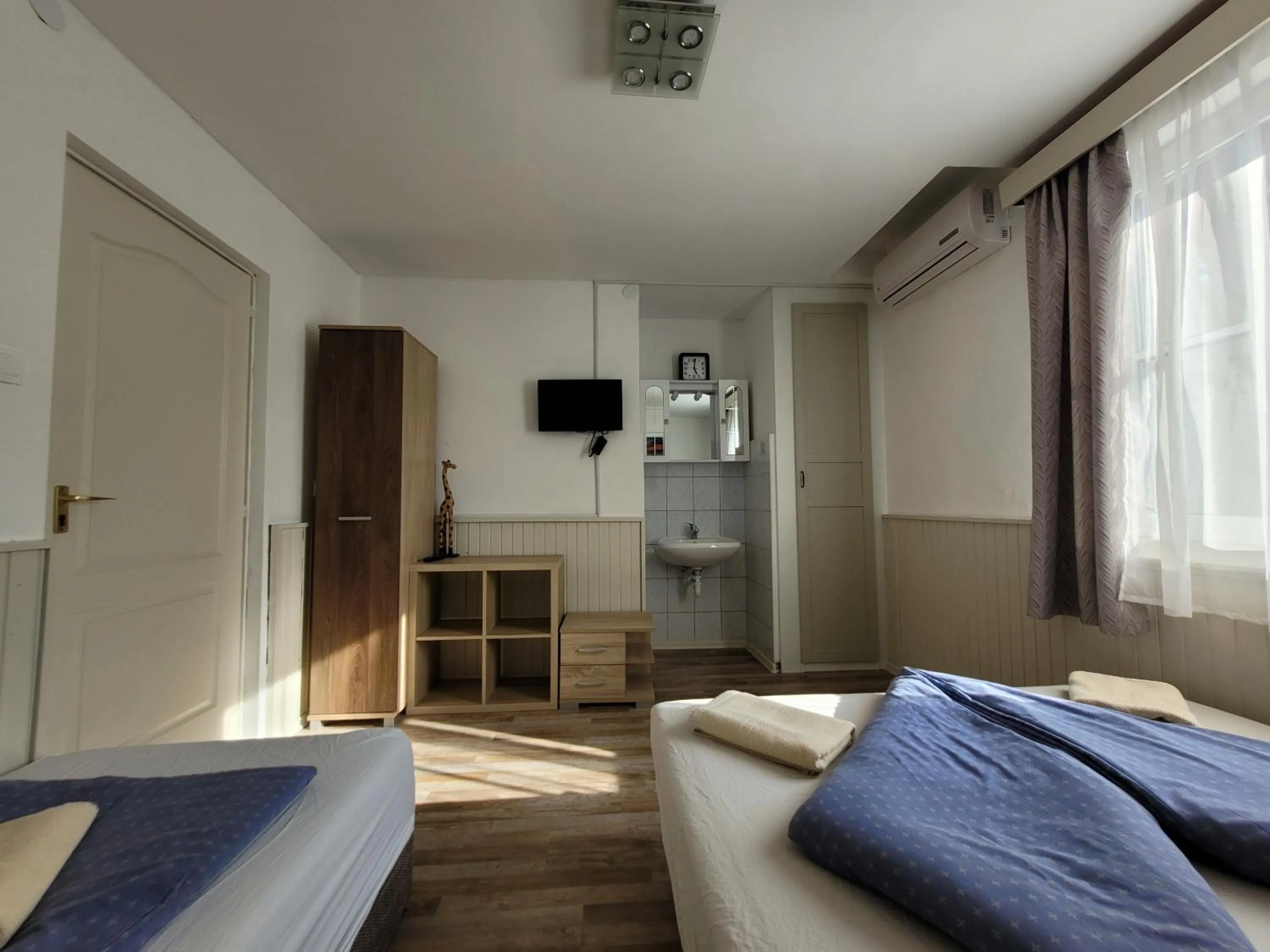 Photo of the whole room in VilLa AdeLe