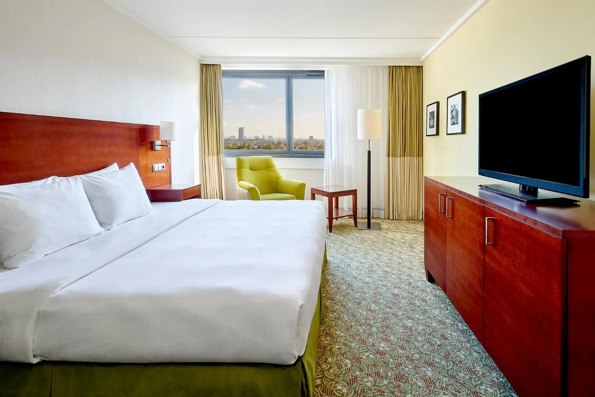 Bed in Courtyard by Marriott Düsseldorf Seestern