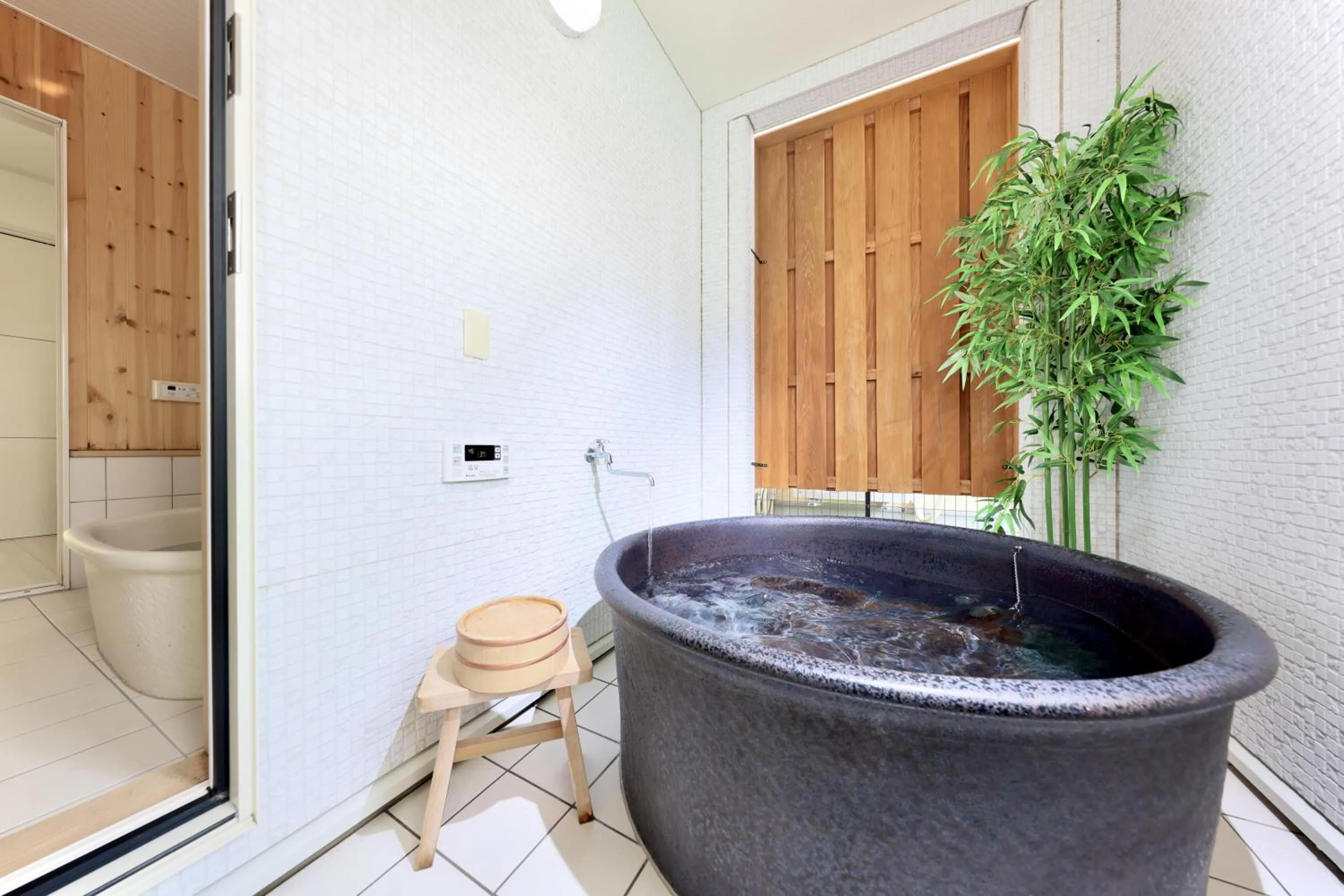 Open Air Bath in Crystal Besso Shirahama