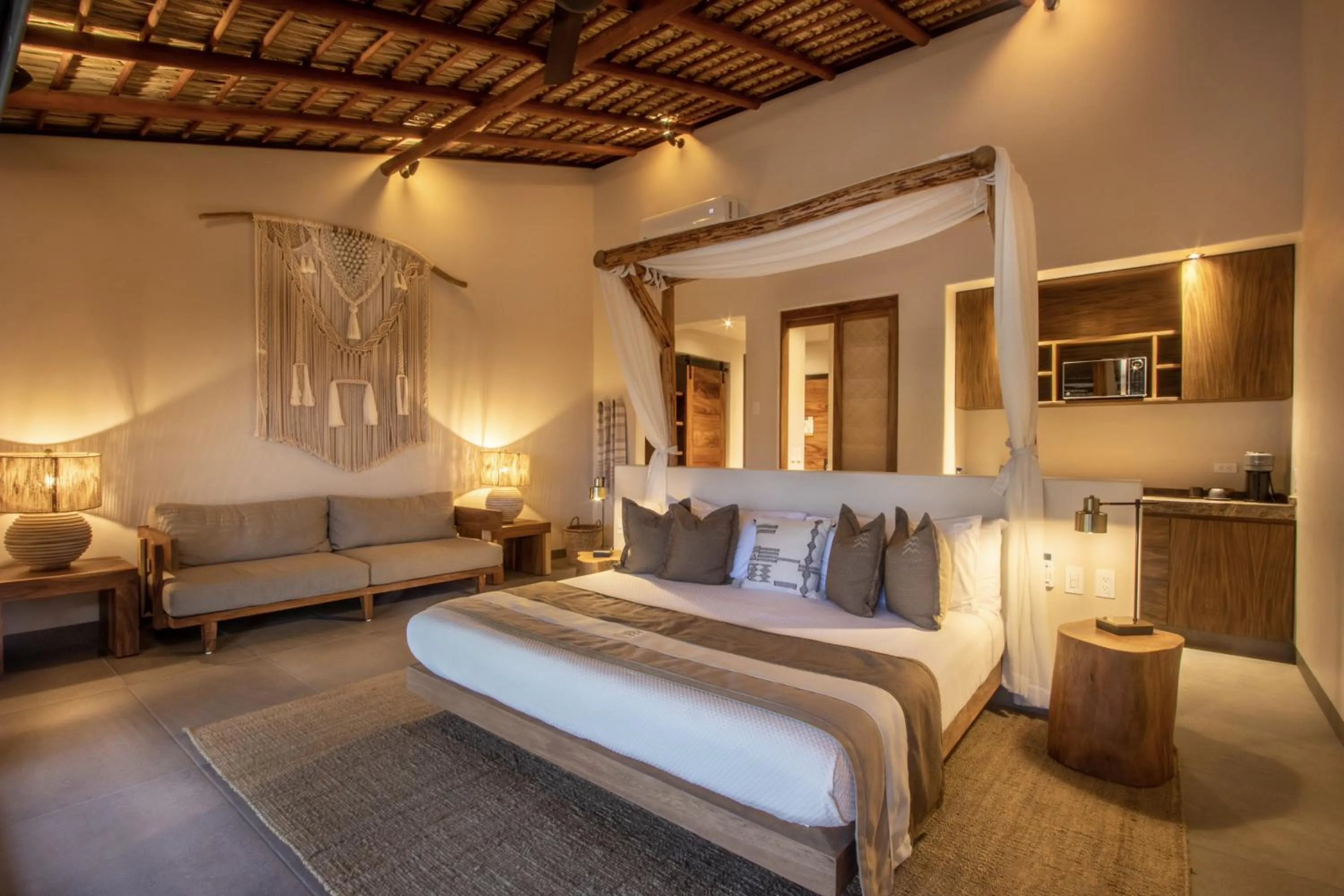 hair dresser, Bed in Hotel Casa Bocana