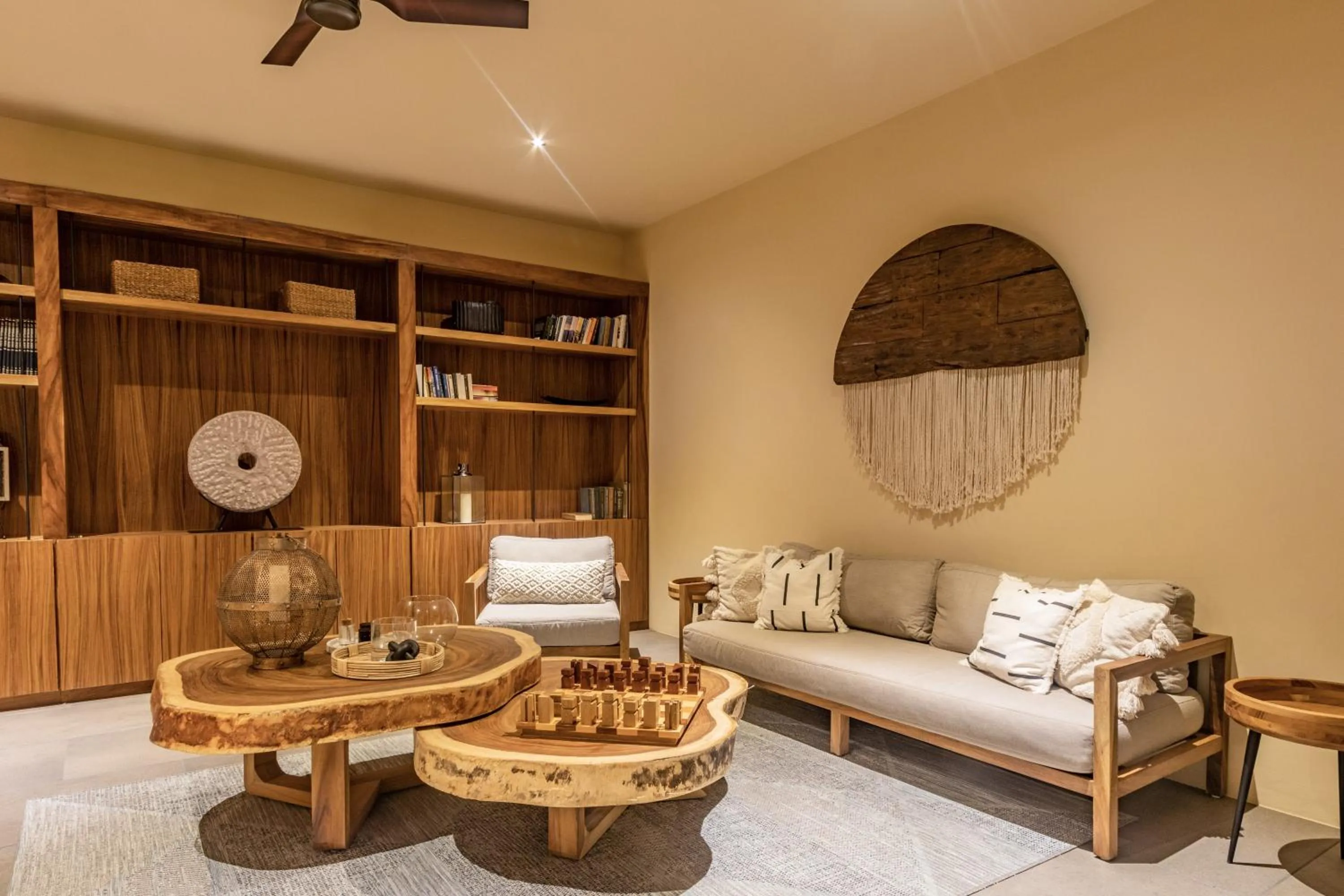 Library in Hotel Casa Bocana