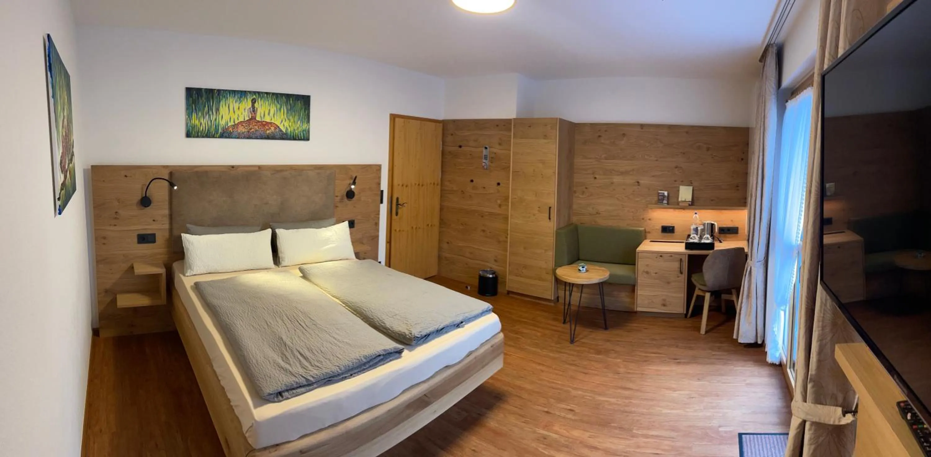 Photo of the whole room, Bed in Hotel und Berggasthof Zum Sonnenhof