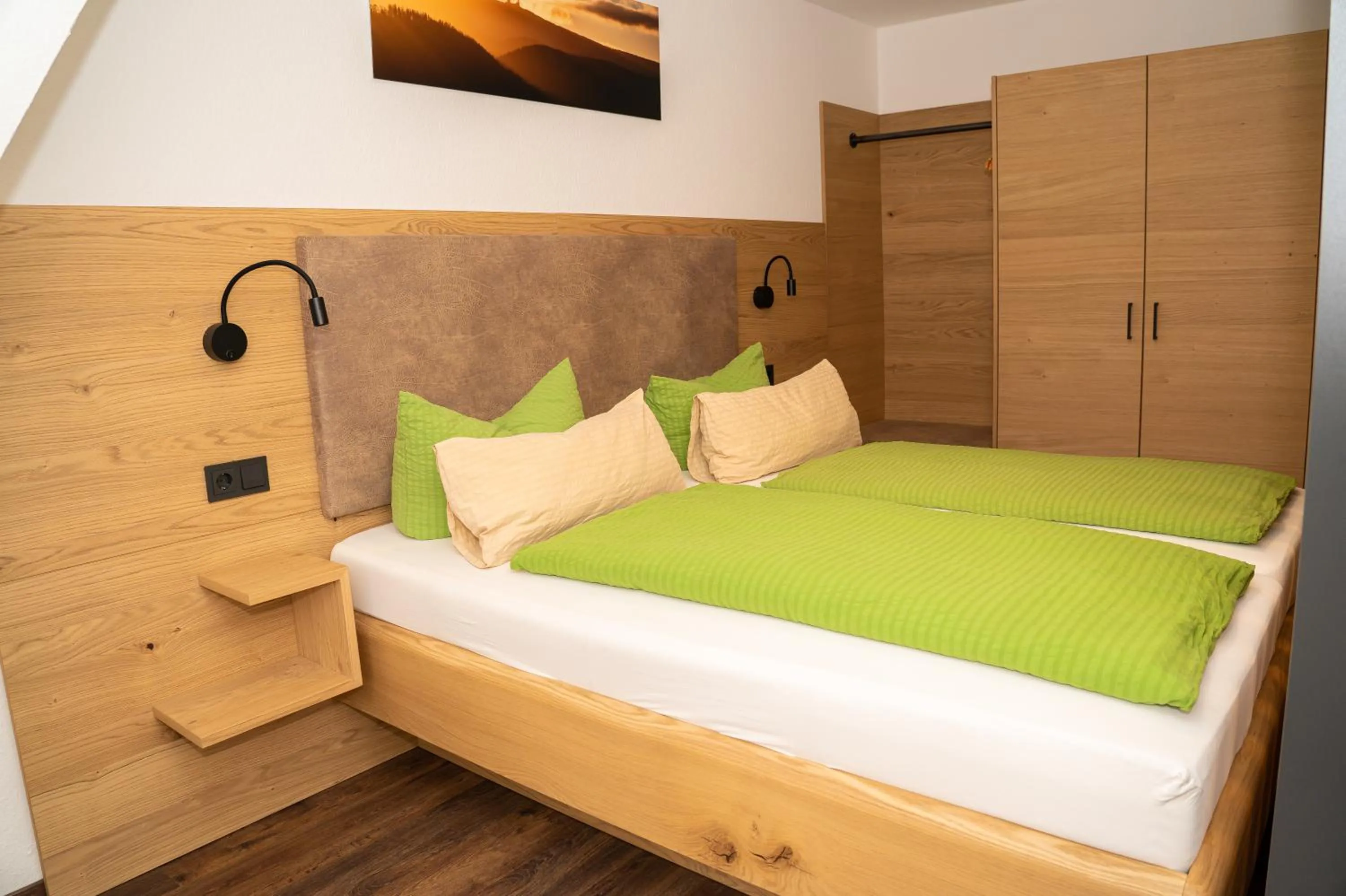 Photo of the whole room, Bed in Hotel und Berggasthof Zum Sonnenhof