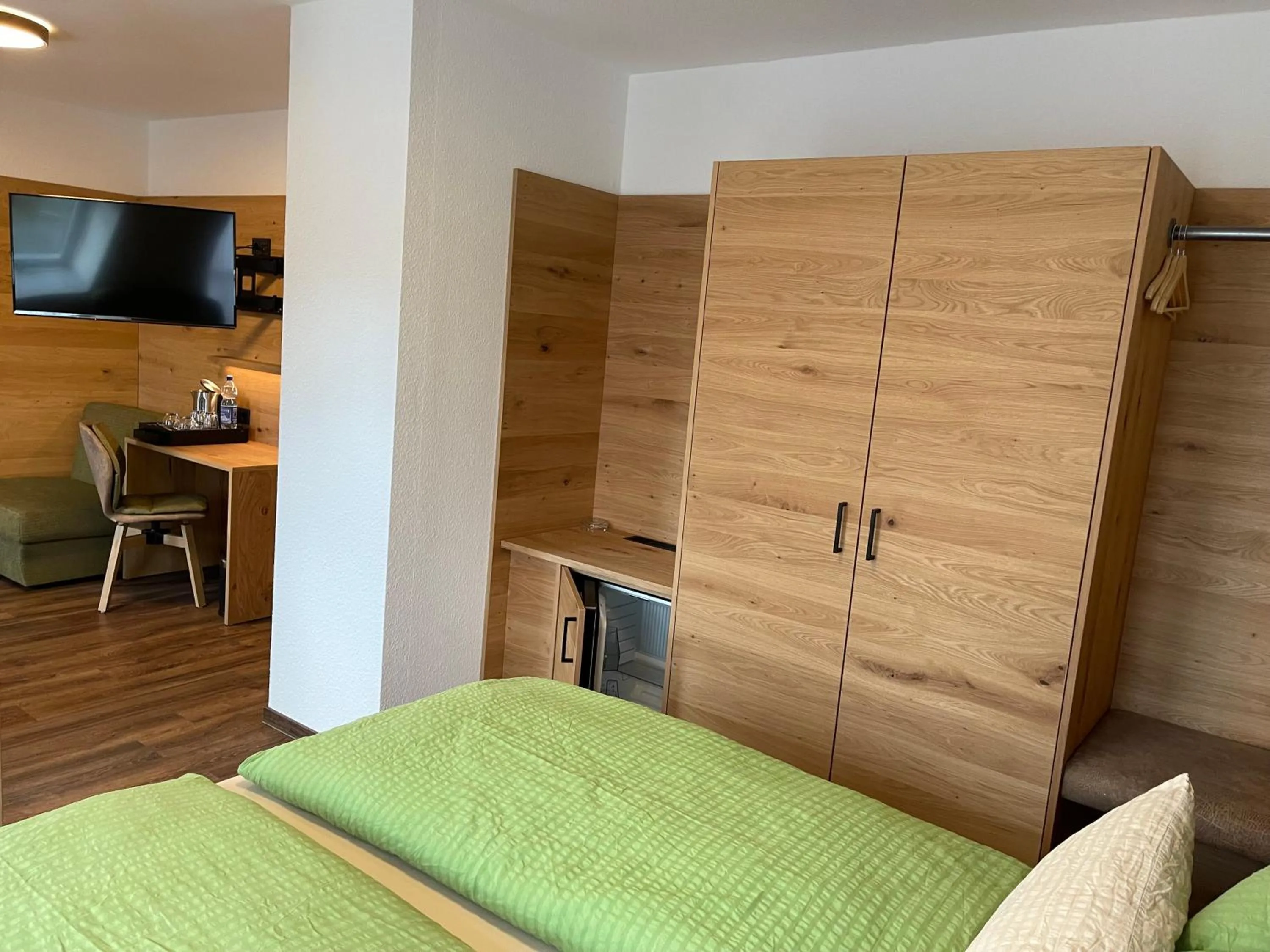 Photo of the whole room, Bed in Hotel und Berggasthof Zum Sonnenhof