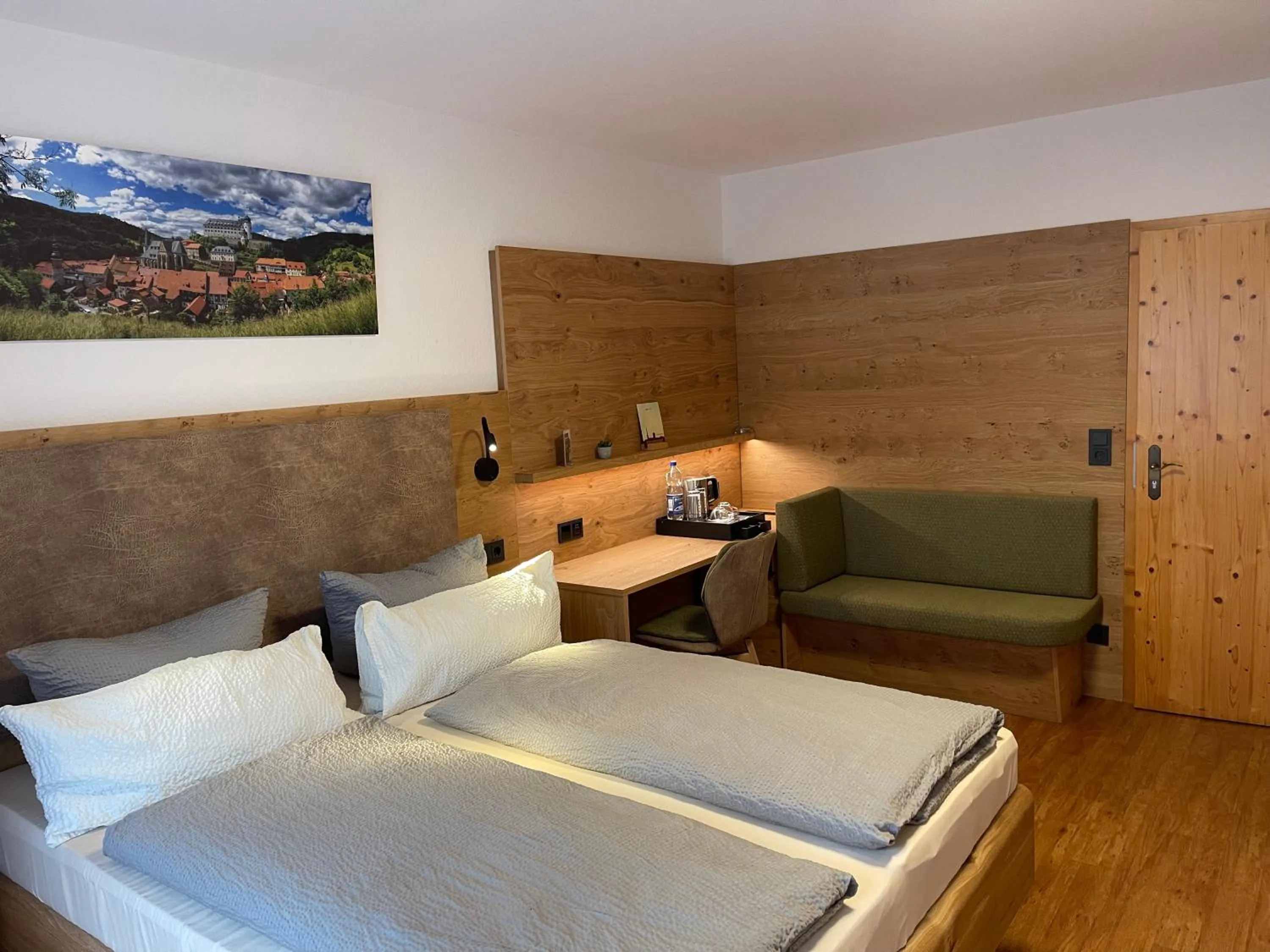 Photo of the whole room, Bed in Hotel und Berggasthof Zum Sonnenhof