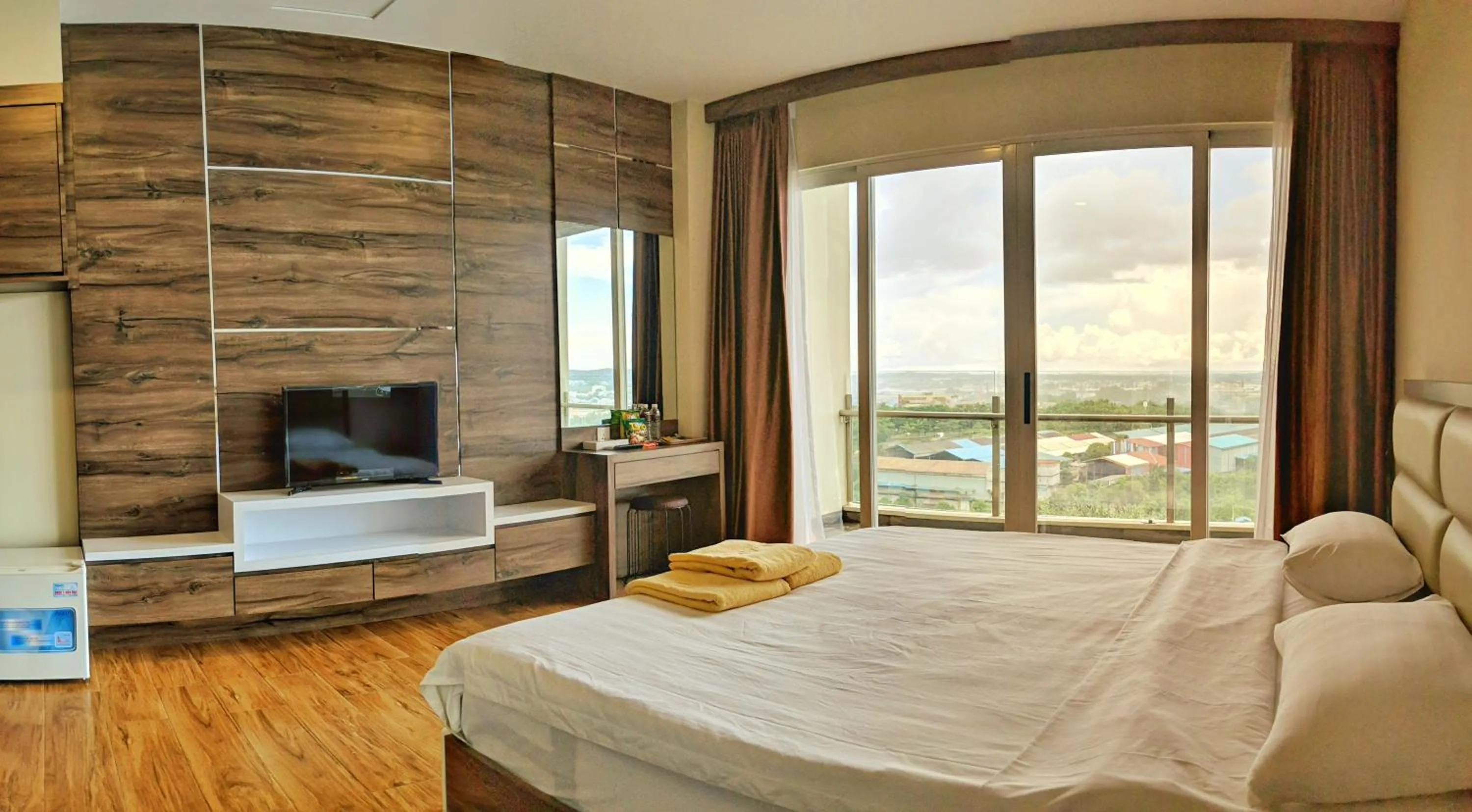 Bed in Lovina 19-05 at Pelita Nagoya Apartment