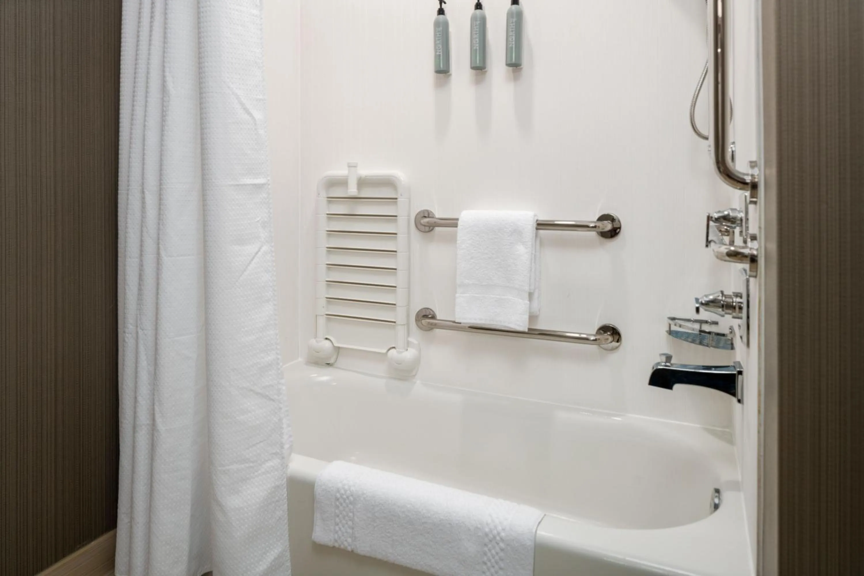 Bathroom in Courtyard by Marriott Houston Northeast