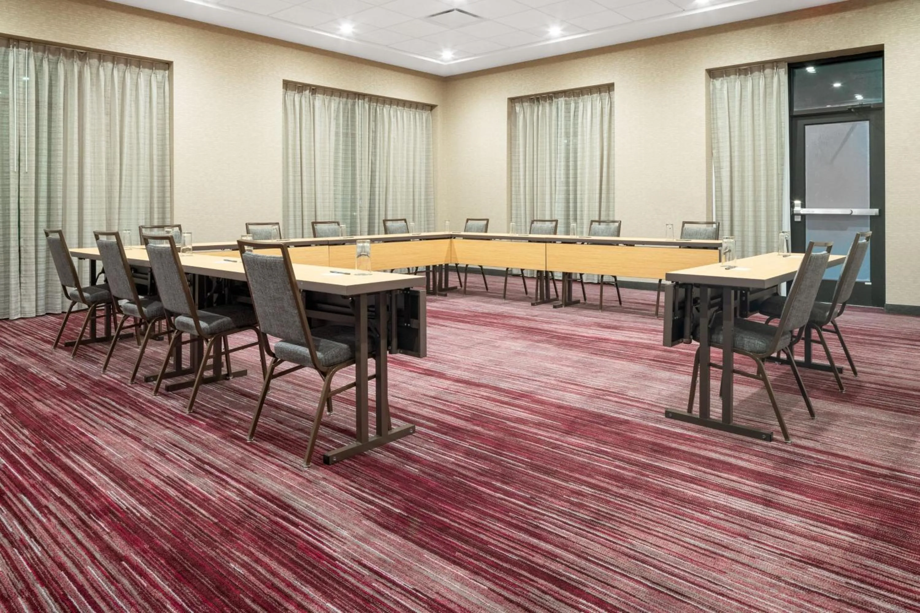 Meeting/conference room in Courtyard by Marriott Houston Northeast