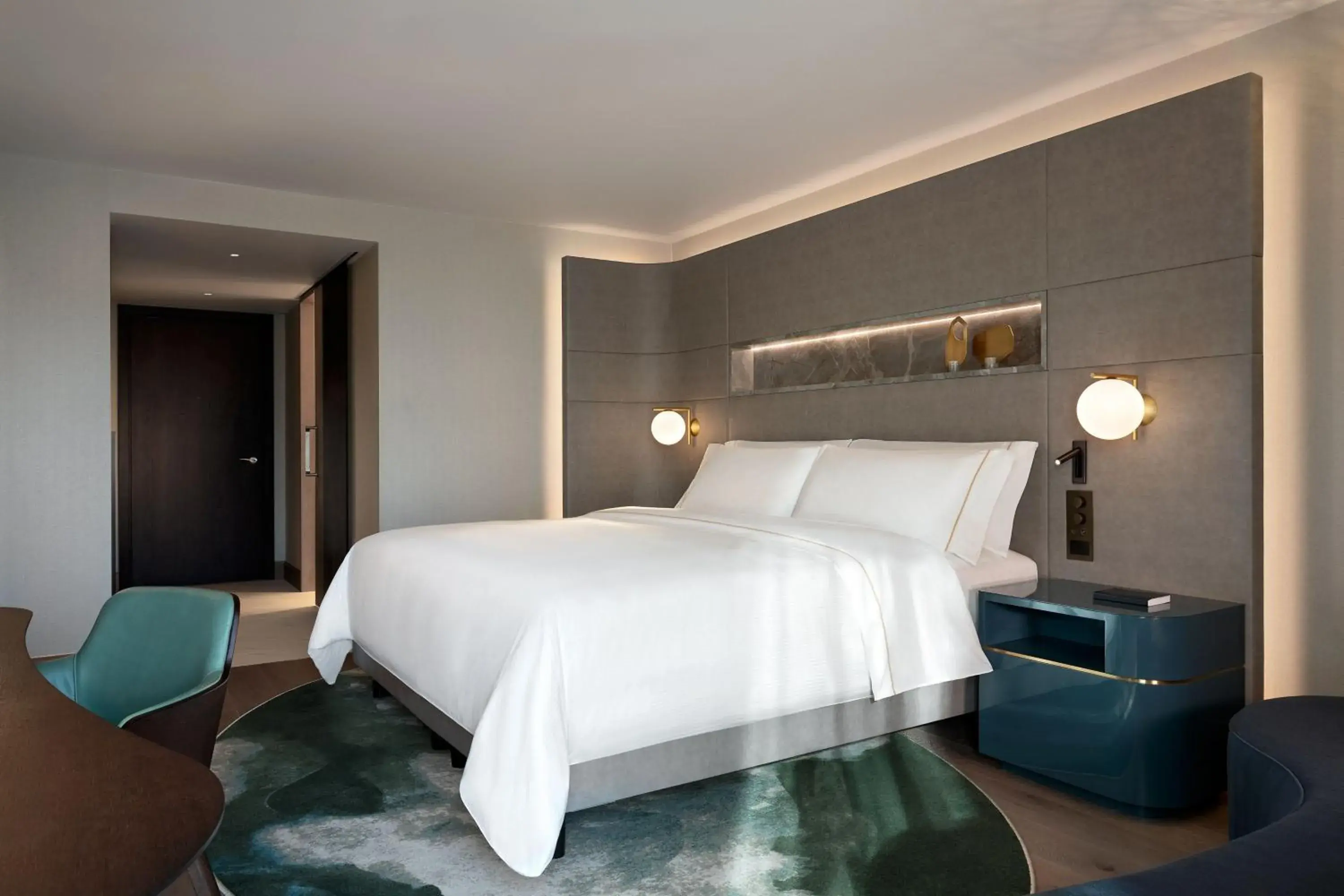 Signature King Room - single occupancy in The Westin London City Signature King Room - single occupancy in The Westin London City