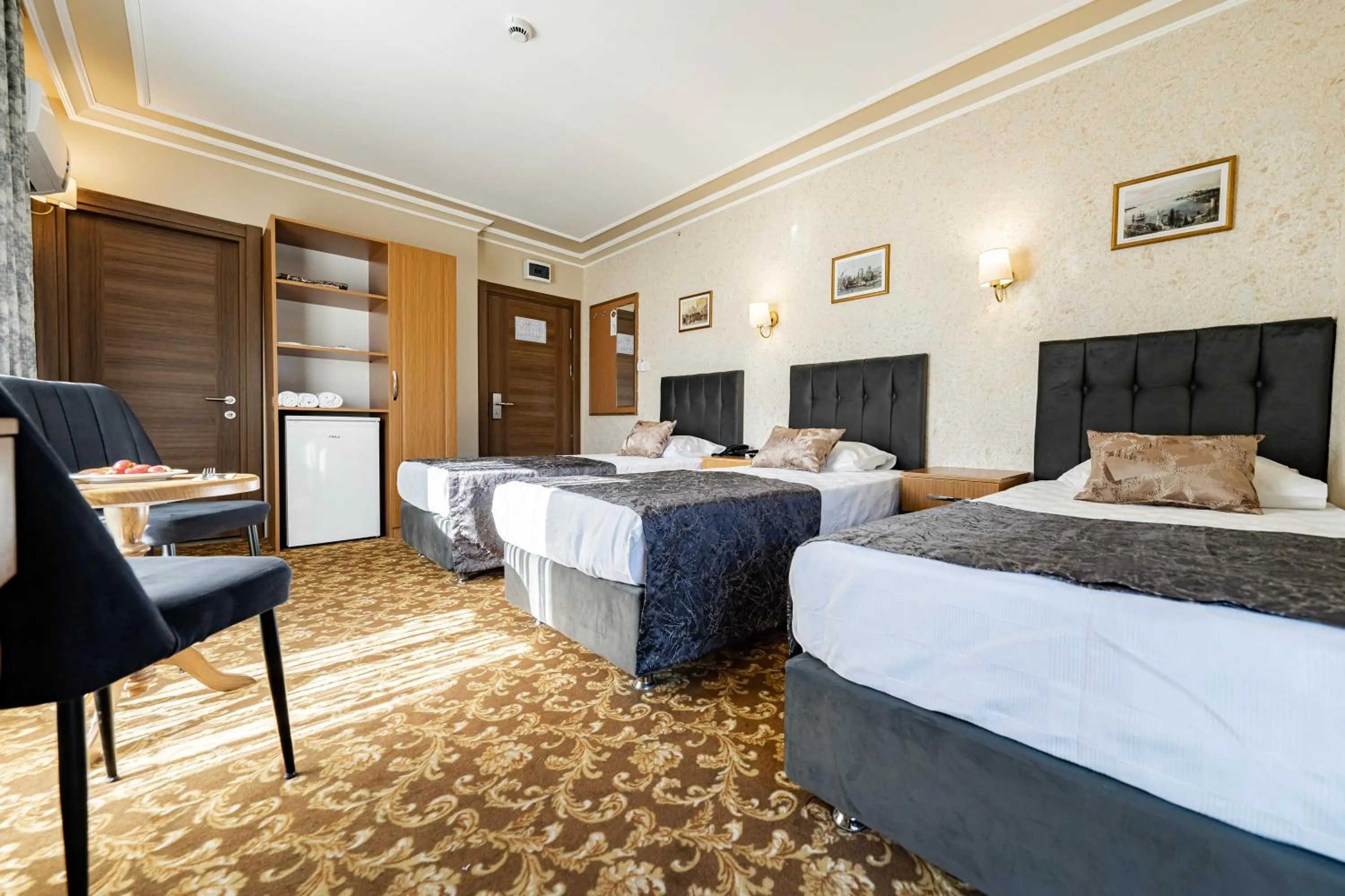Photo of the whole room, Bed in Hamit Hotel Kizilay