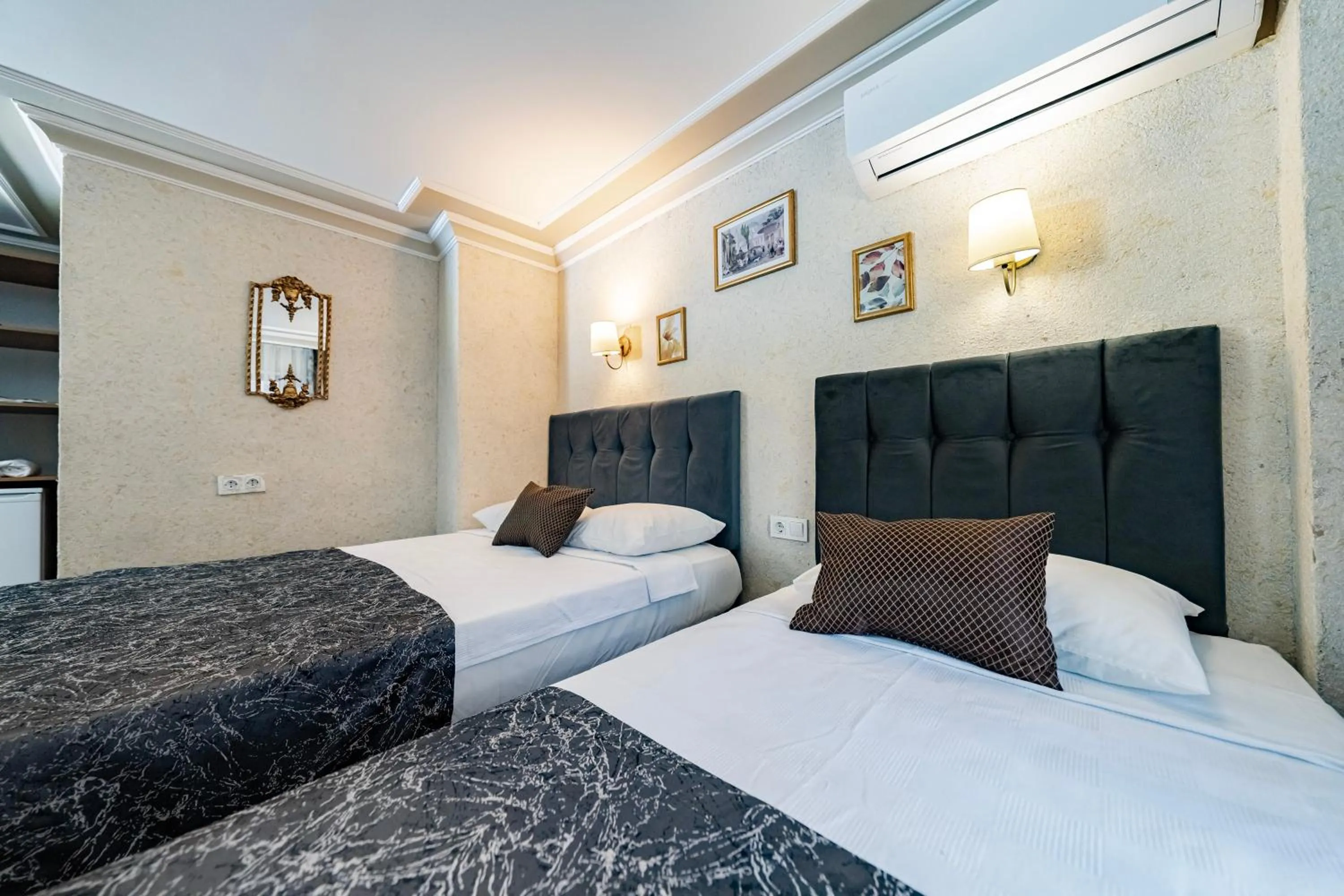 Photo of the whole room, Bed in Hamit Hotel Kizilay