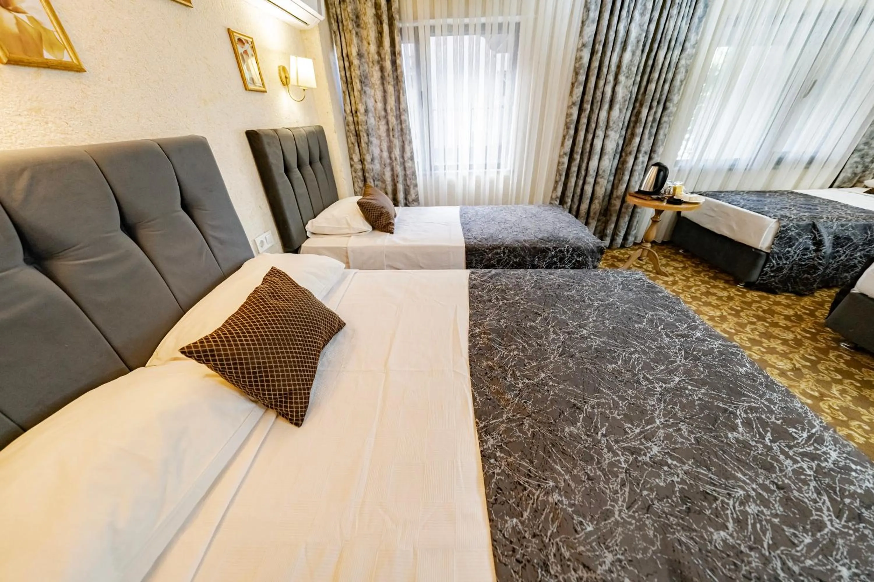 Family, Bed in Hamit Hotel Kizilay