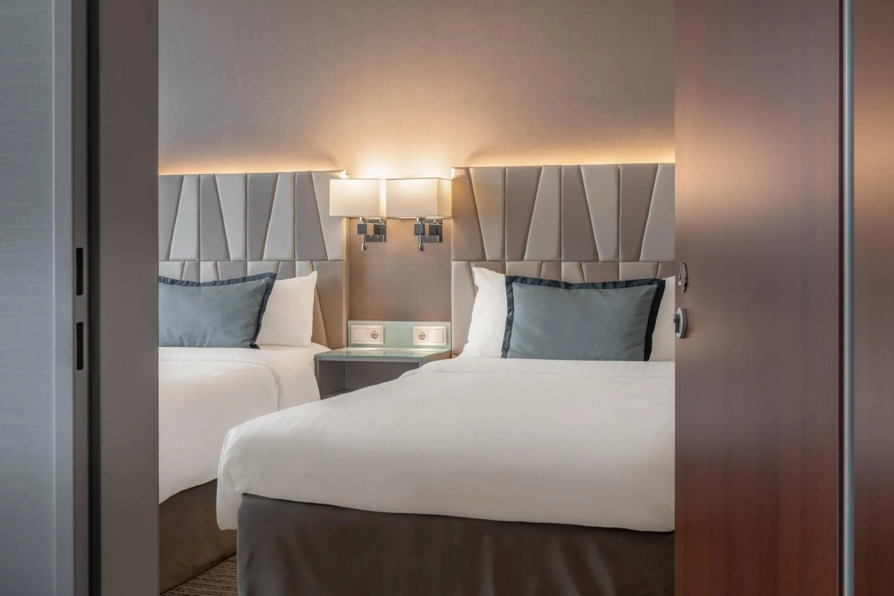 Deluxe Twin Room in Courtyard by Marriott Munich City Center Deluxe Twin Room in Courtyard by Marriott Munich City Center