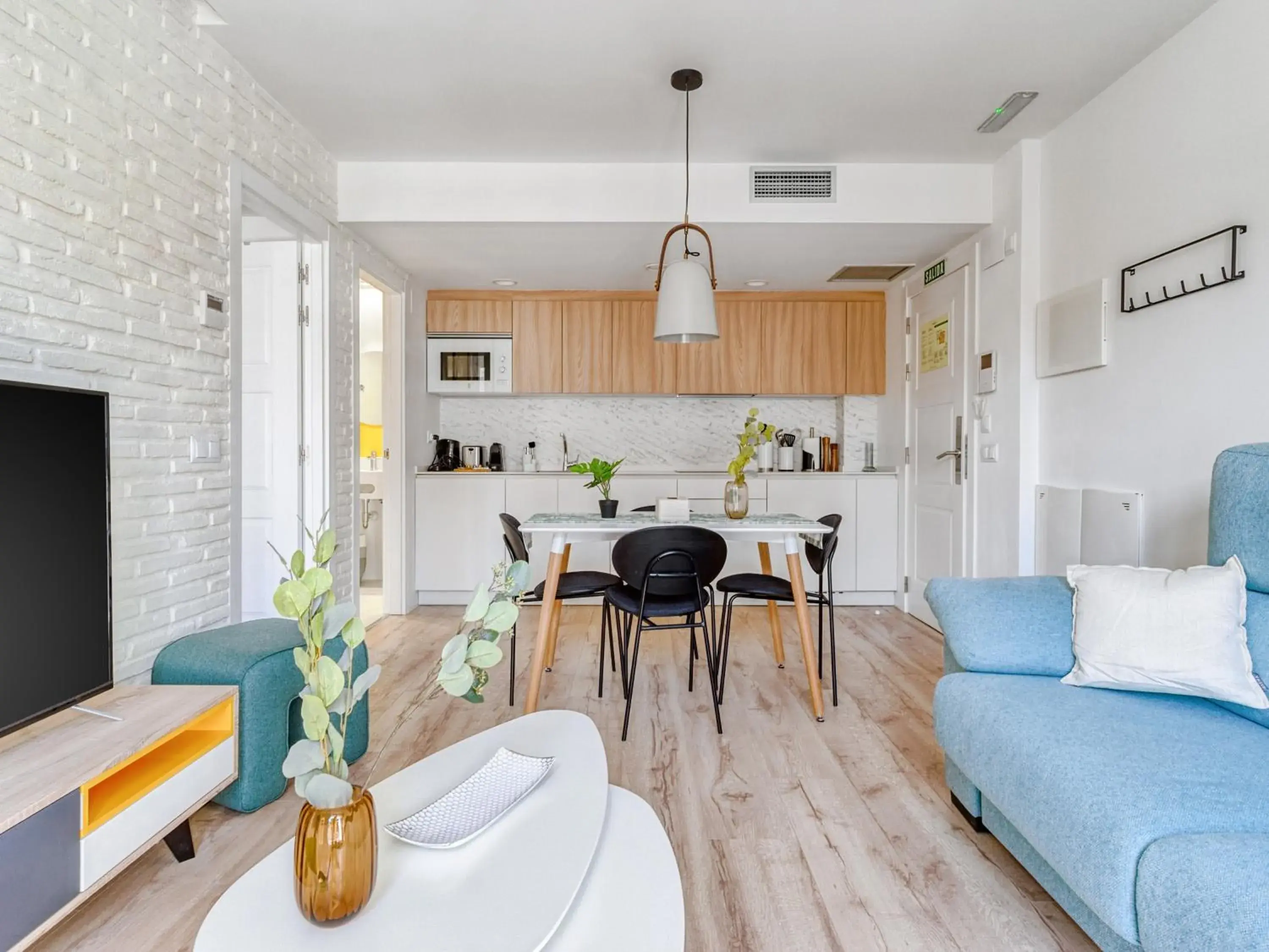 One-Bedroom Apartment with Balcony in Limehome Haro Calle de la Vega One-Bedroom Apartment with Balcony in Limehome Haro Calle de la Vega