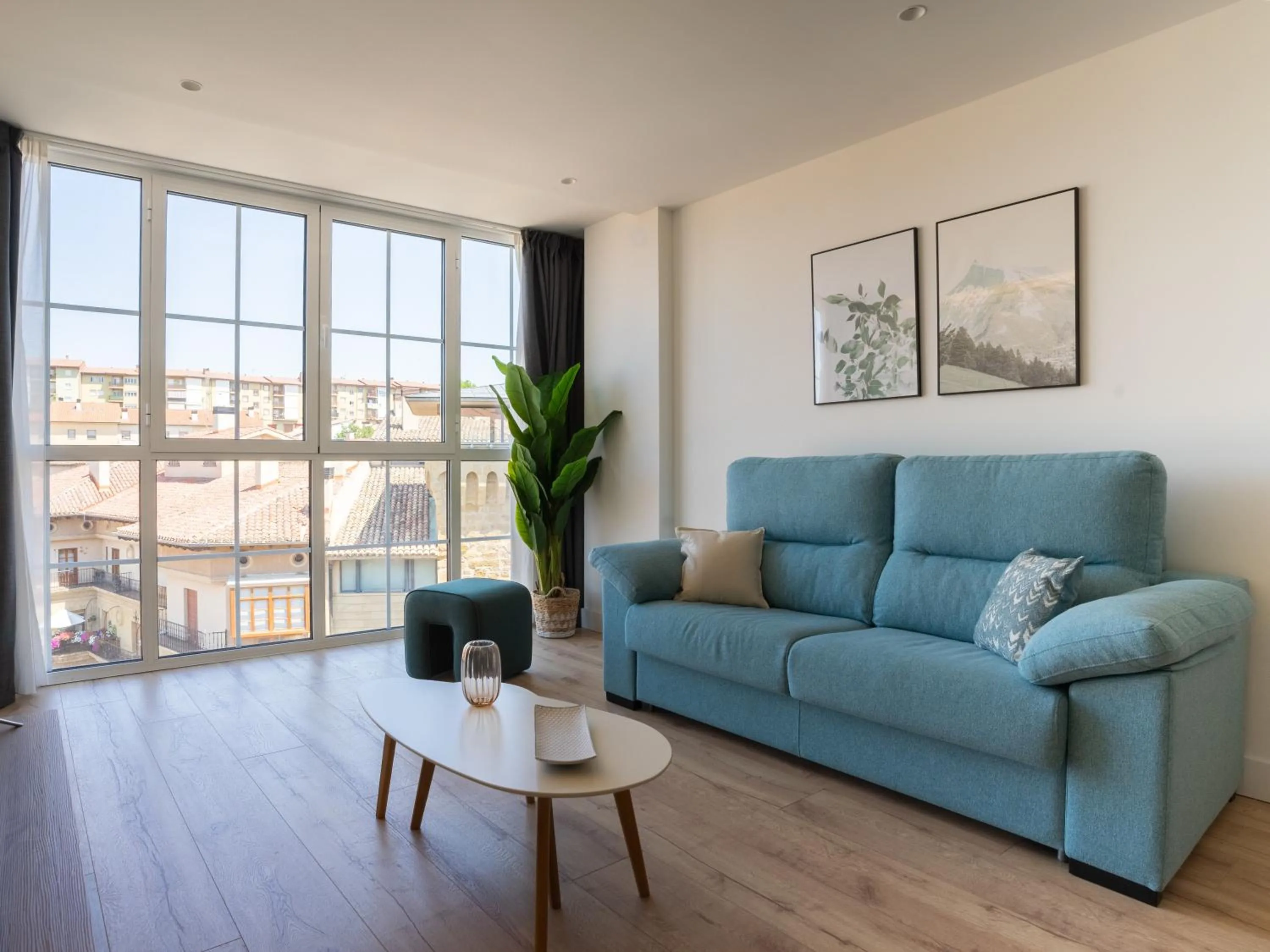 Living room in Limehome Haro Calle de la Vega