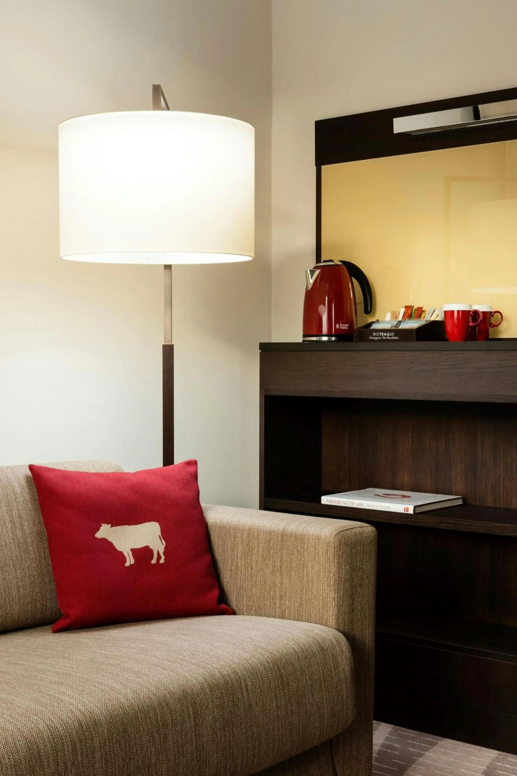 Photo of the whole room in Munich Airport Marriott Hotel