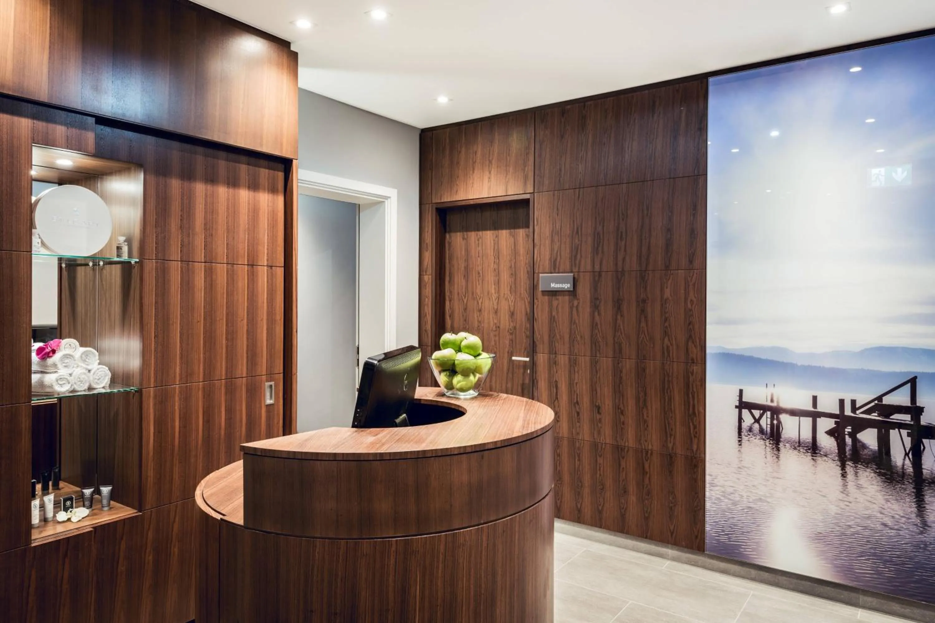 Lobby or reception in Munich Airport Marriott Hotel