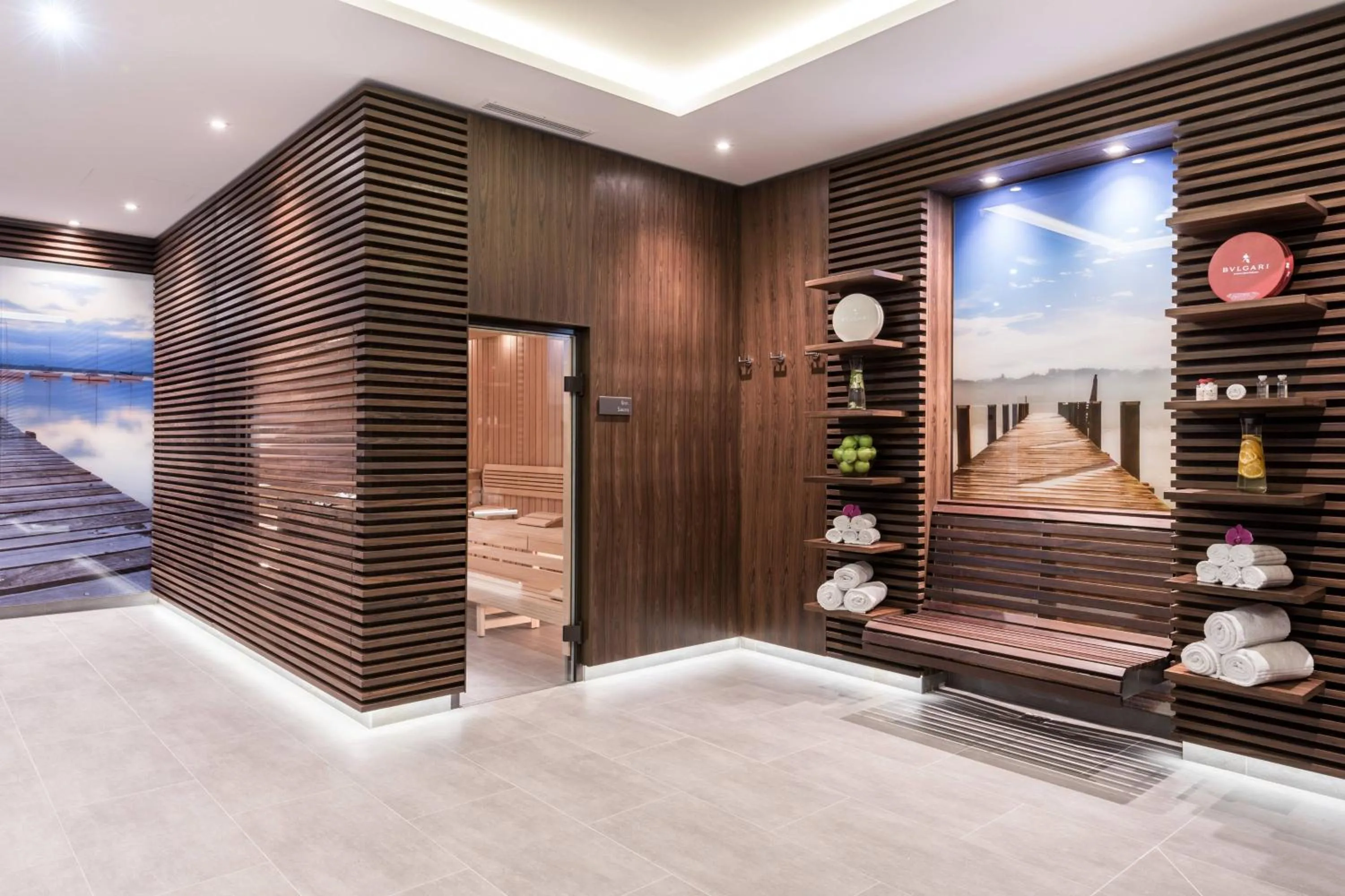 Lounge or bar in Munich Airport Marriott Hotel