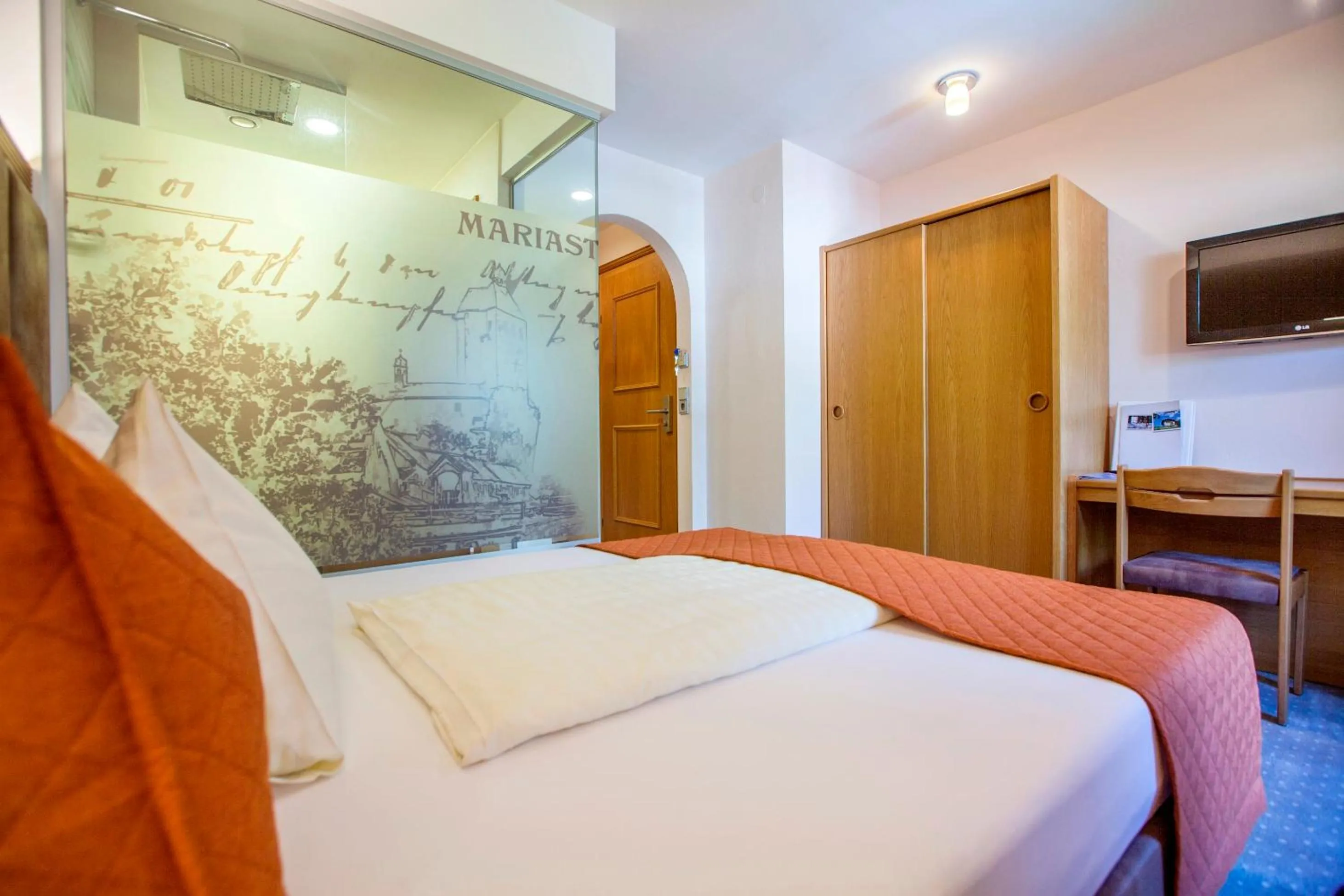 Other, Bed in Hotel Mariasteinerhof