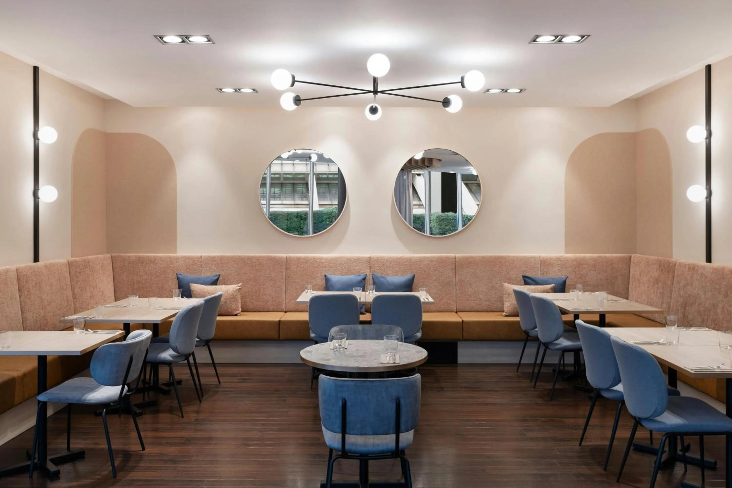 Restaurant/places to eat in Courtyard by Marriott Linz