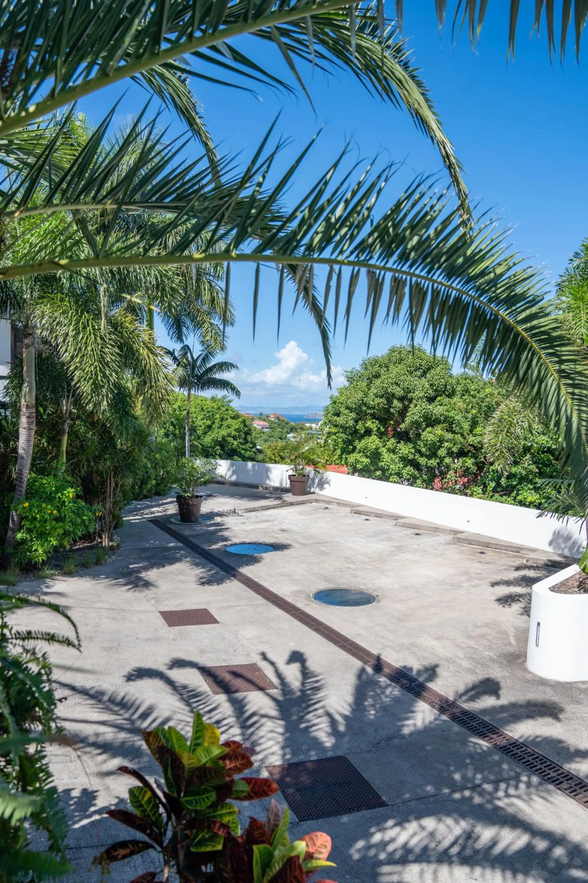 Parking in Rêve de Saint Barth - Vue Mer - Piscine Chauffée & Jacuzzi