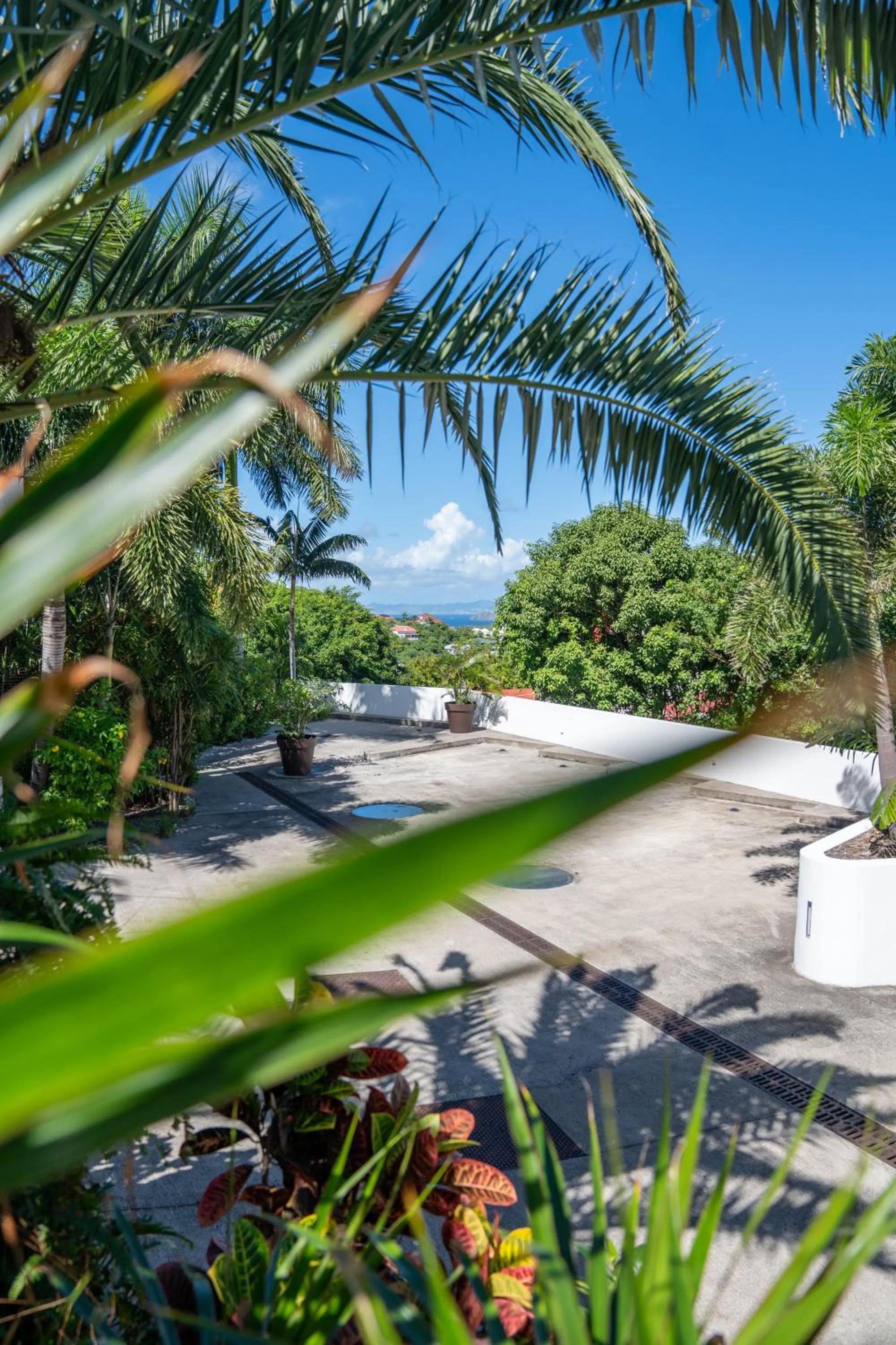 Parking in Rêve de Saint Barth - Vue Mer - Piscine Chauffée & Jacuzzi