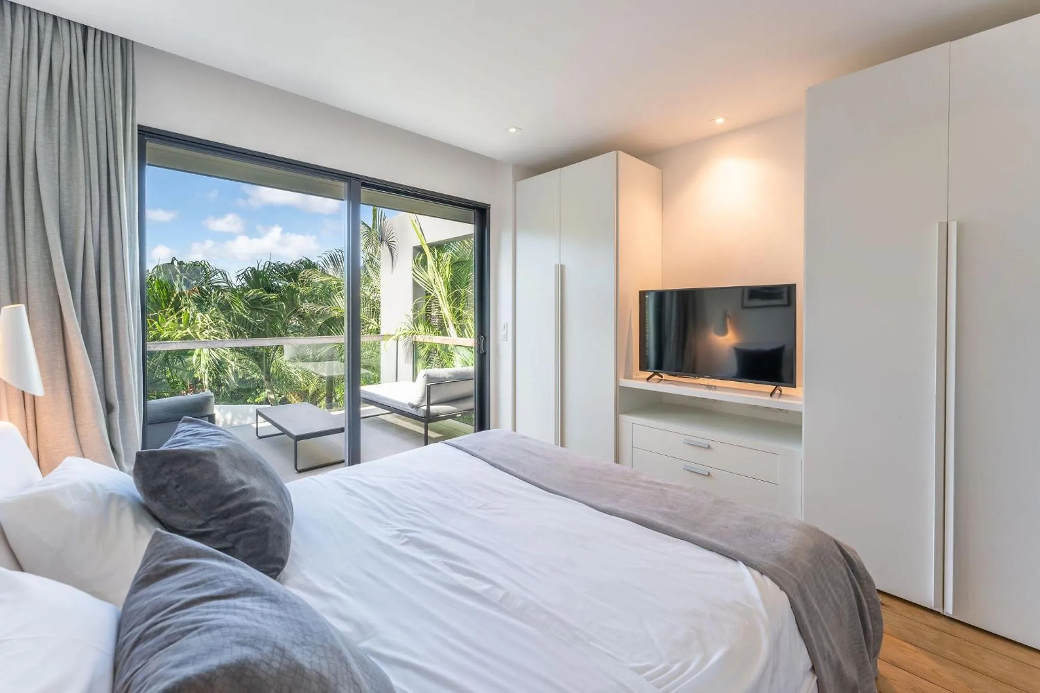 Photo of the whole room, Bed in Rêve de Saint Barth - Vue Mer - Piscine Chauffée & Jacuzzi