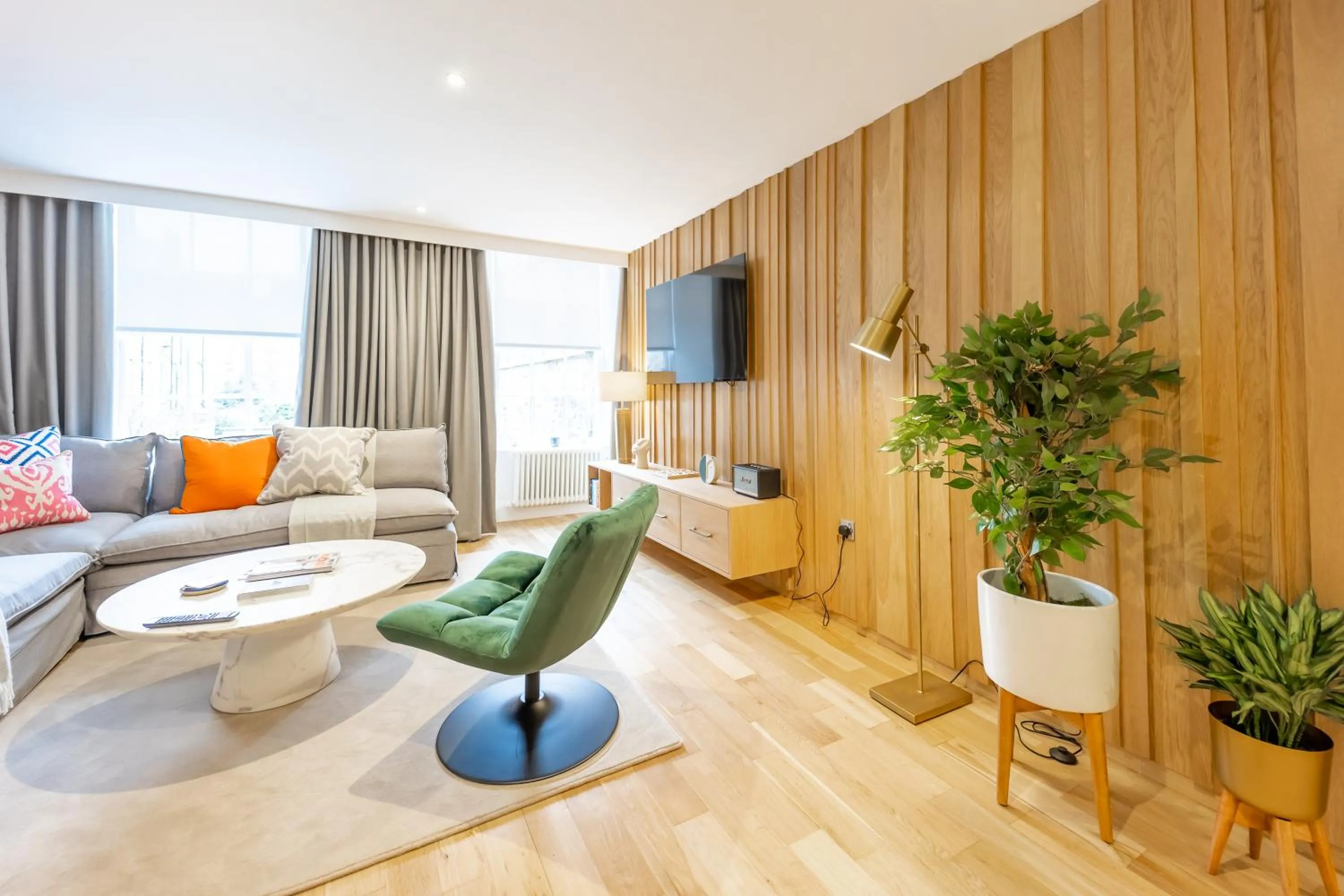 TV and multimedia in No1 Apartments Edinburgh - New Town