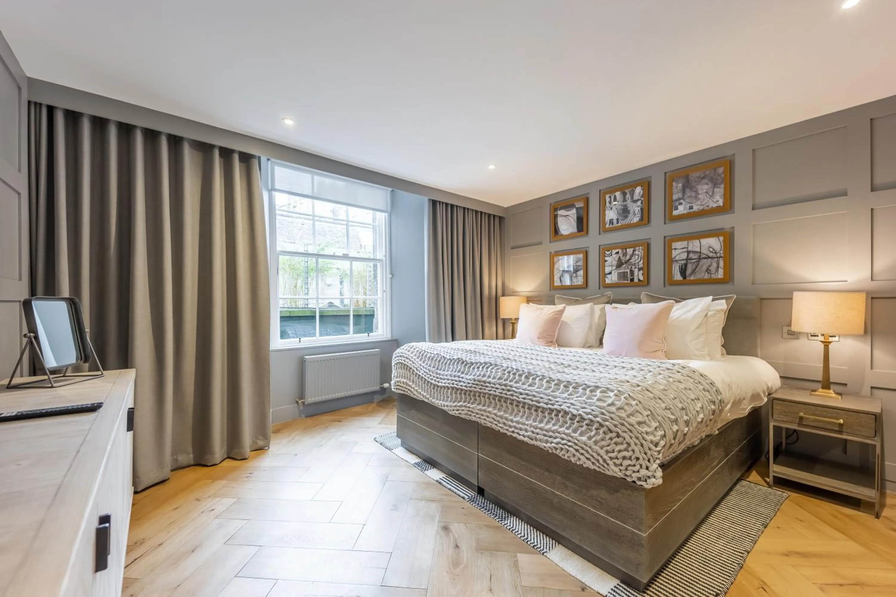 Bed in No1 Apartments Edinburgh - New Town