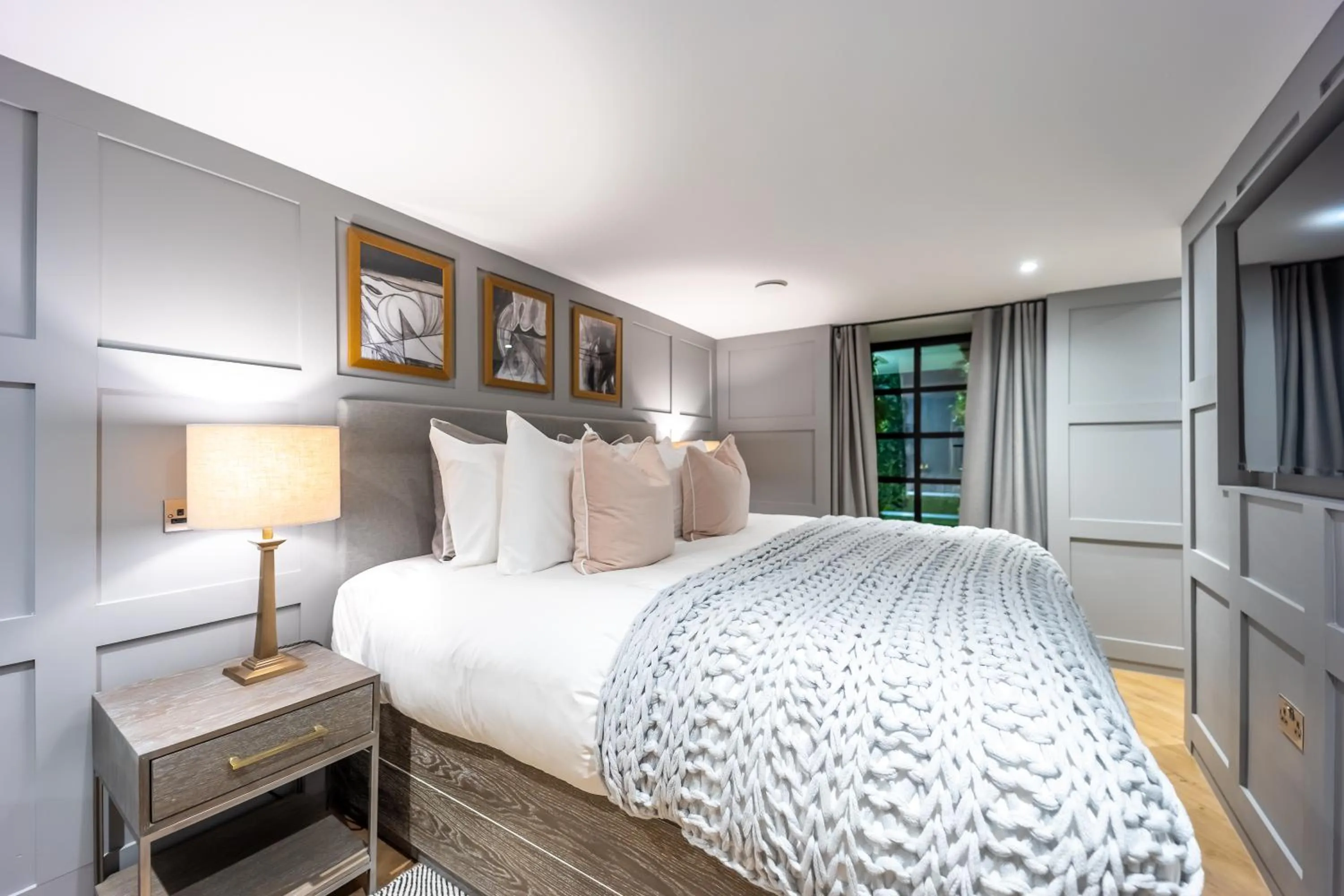 Bed in No1 Apartments Edinburgh - New Town