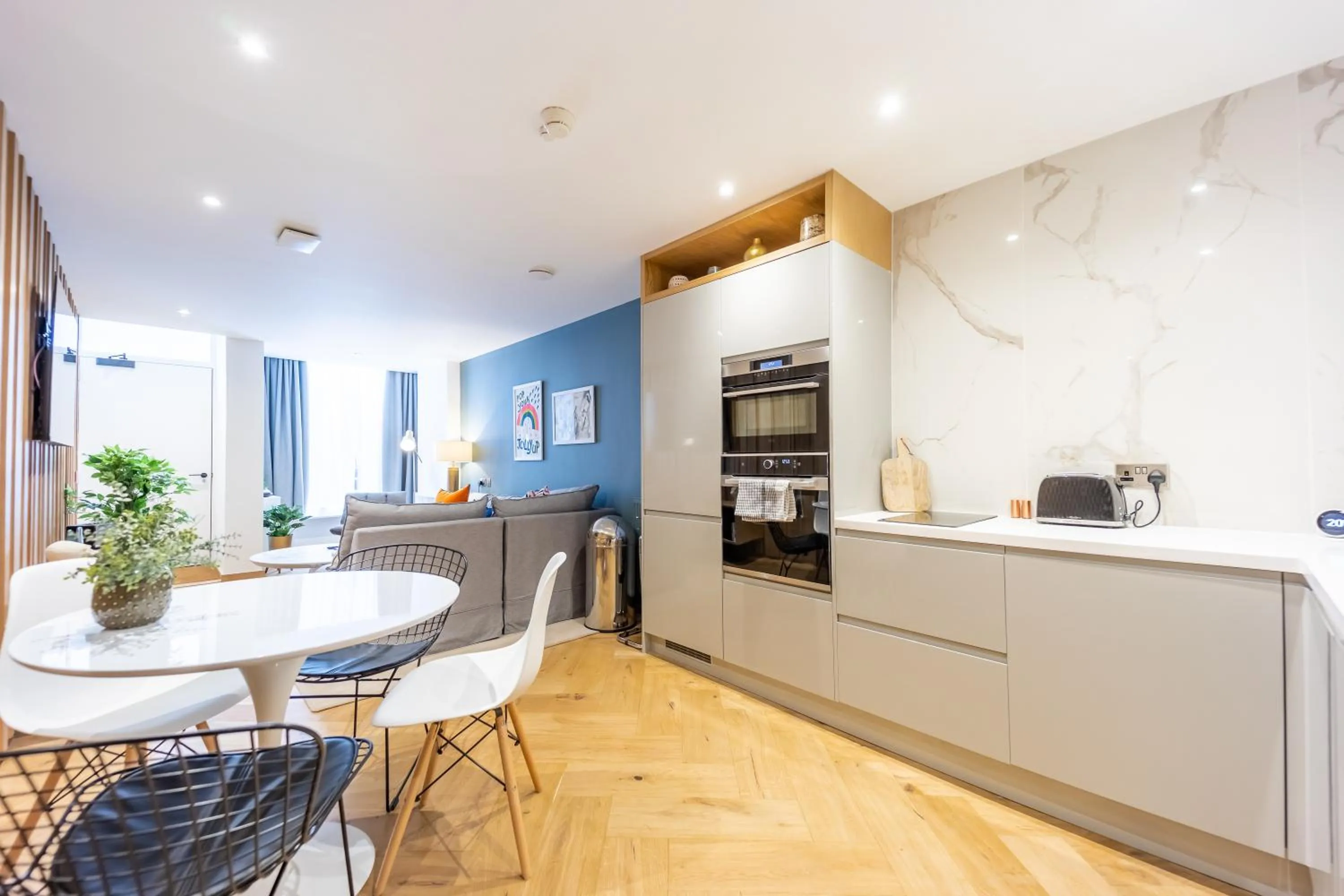Kitchen or kitchenette in No1 Apartments Edinburgh - New Town