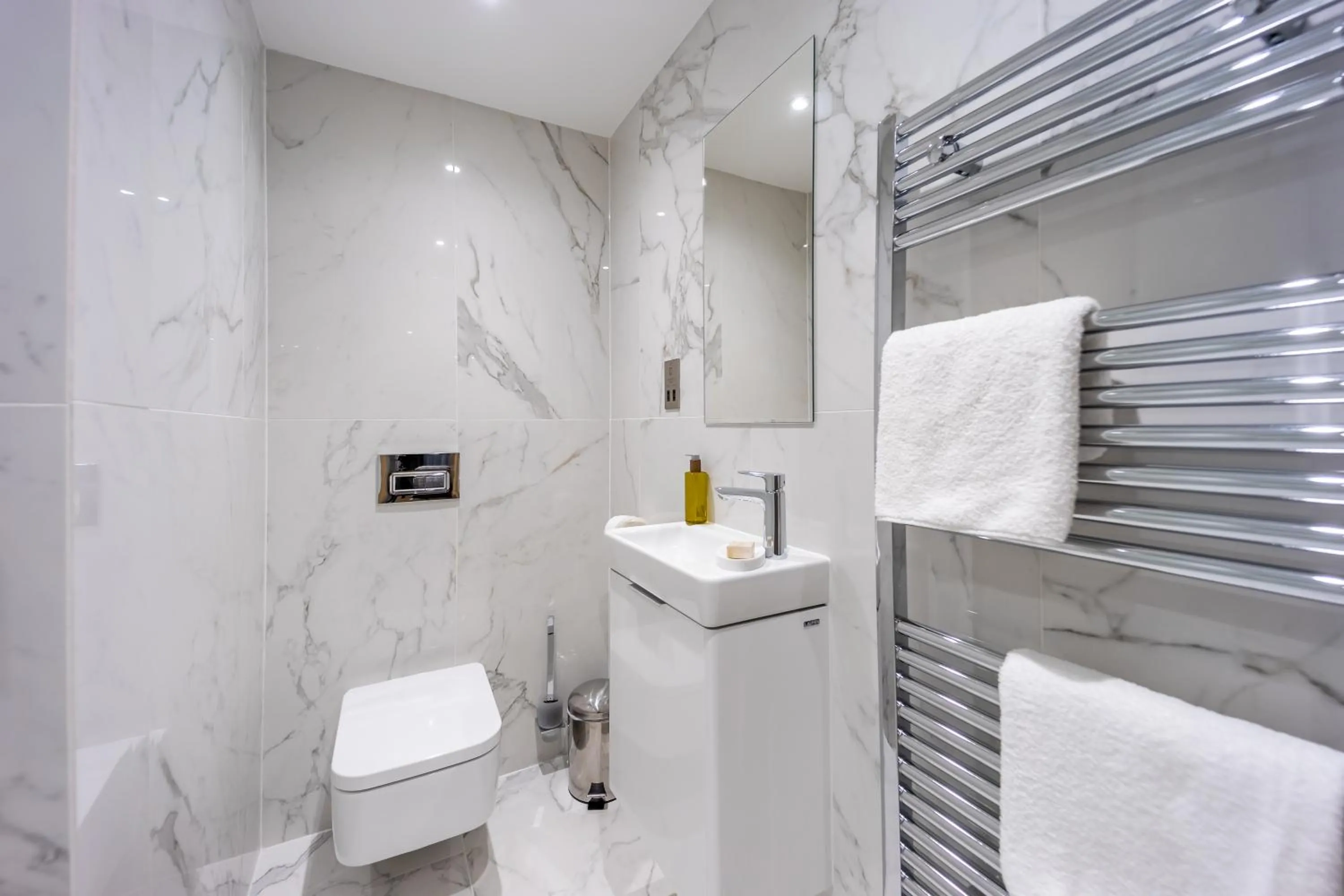 Toilet in No1 Apartments Edinburgh - New Town