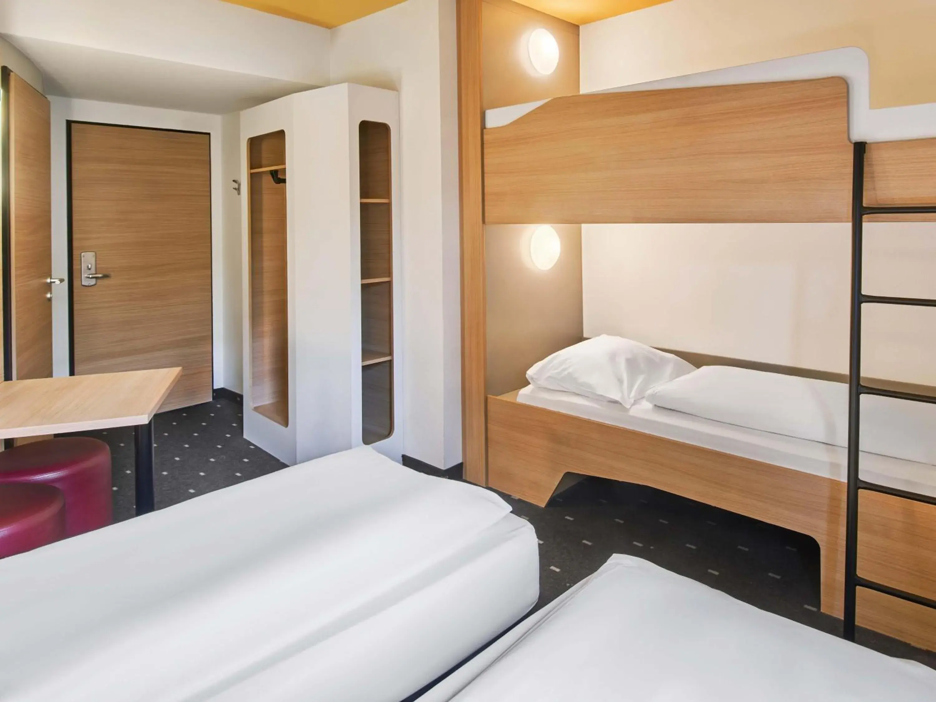 Family Room in B&B Hotel Frankfurt-Nord Family Room in B&B Hotel Frankfurt-Nord