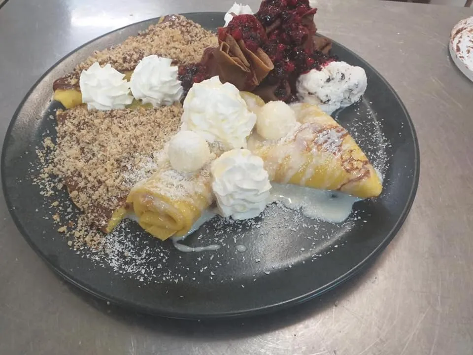 Restaurant/places to eat in Hotel Amarilis