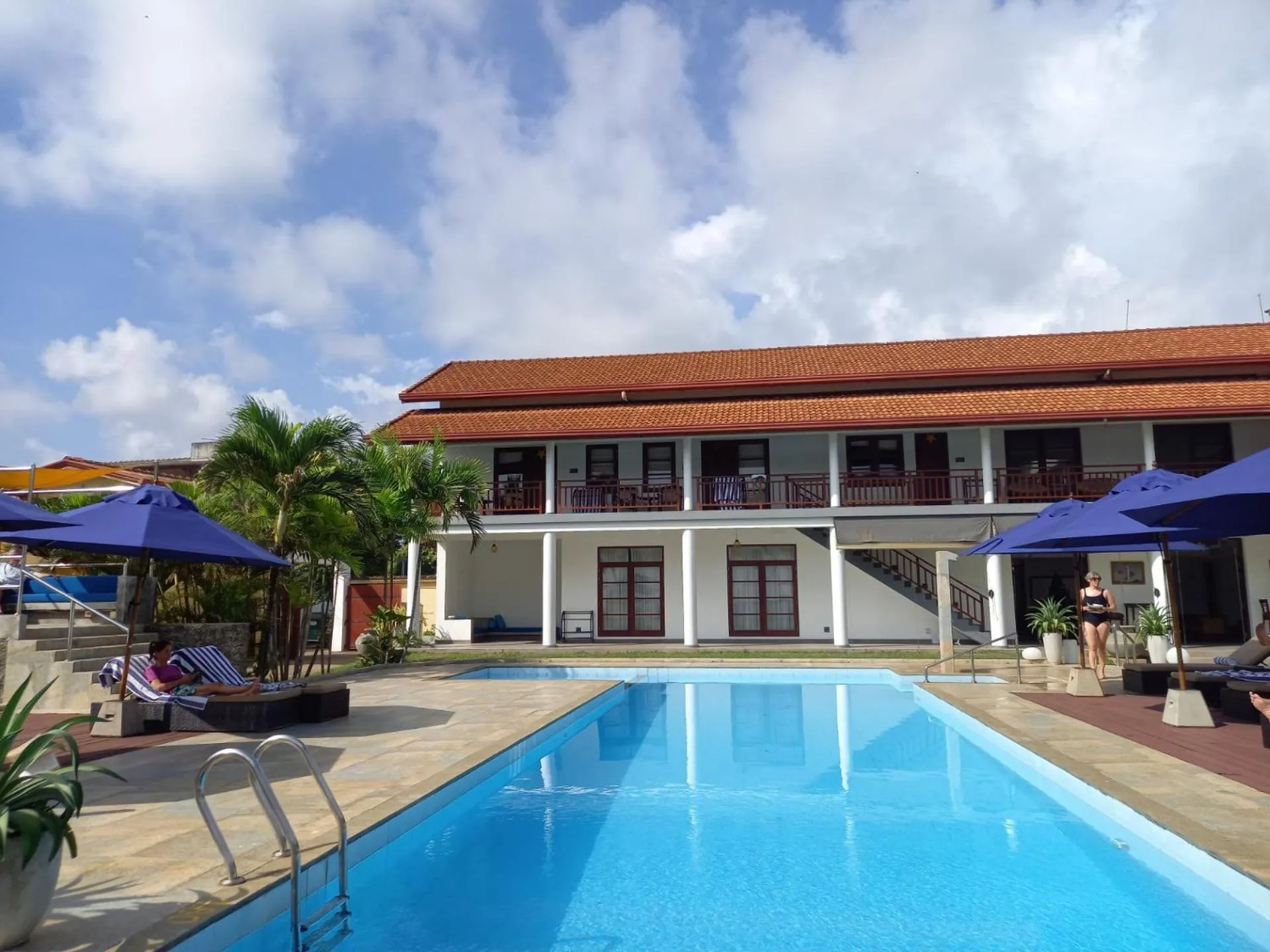 Swimming pool in IMAGINE Villa Hotel