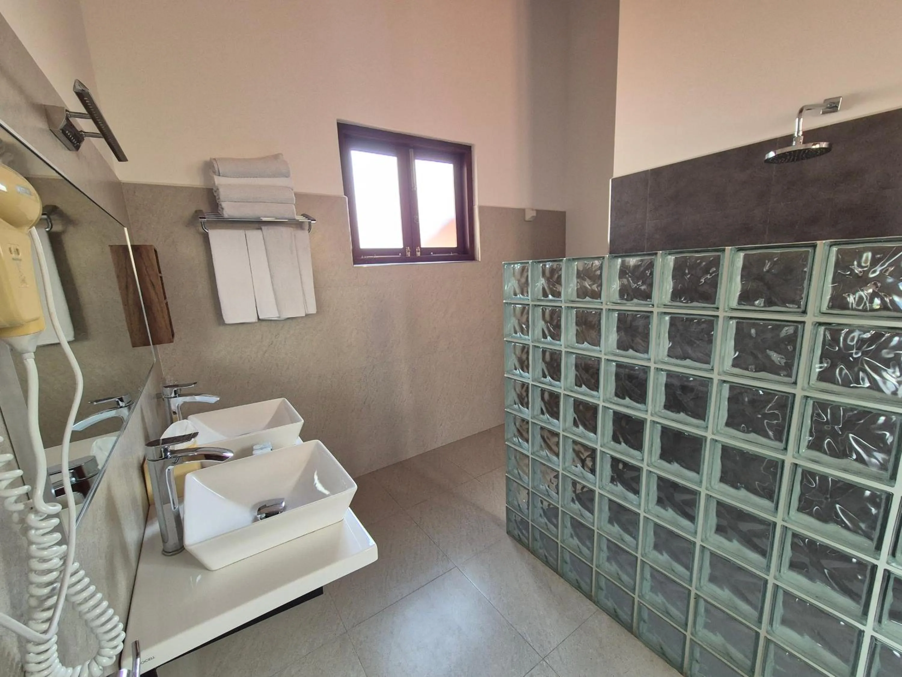 Bathroom in IMAGINE Villa Hotel